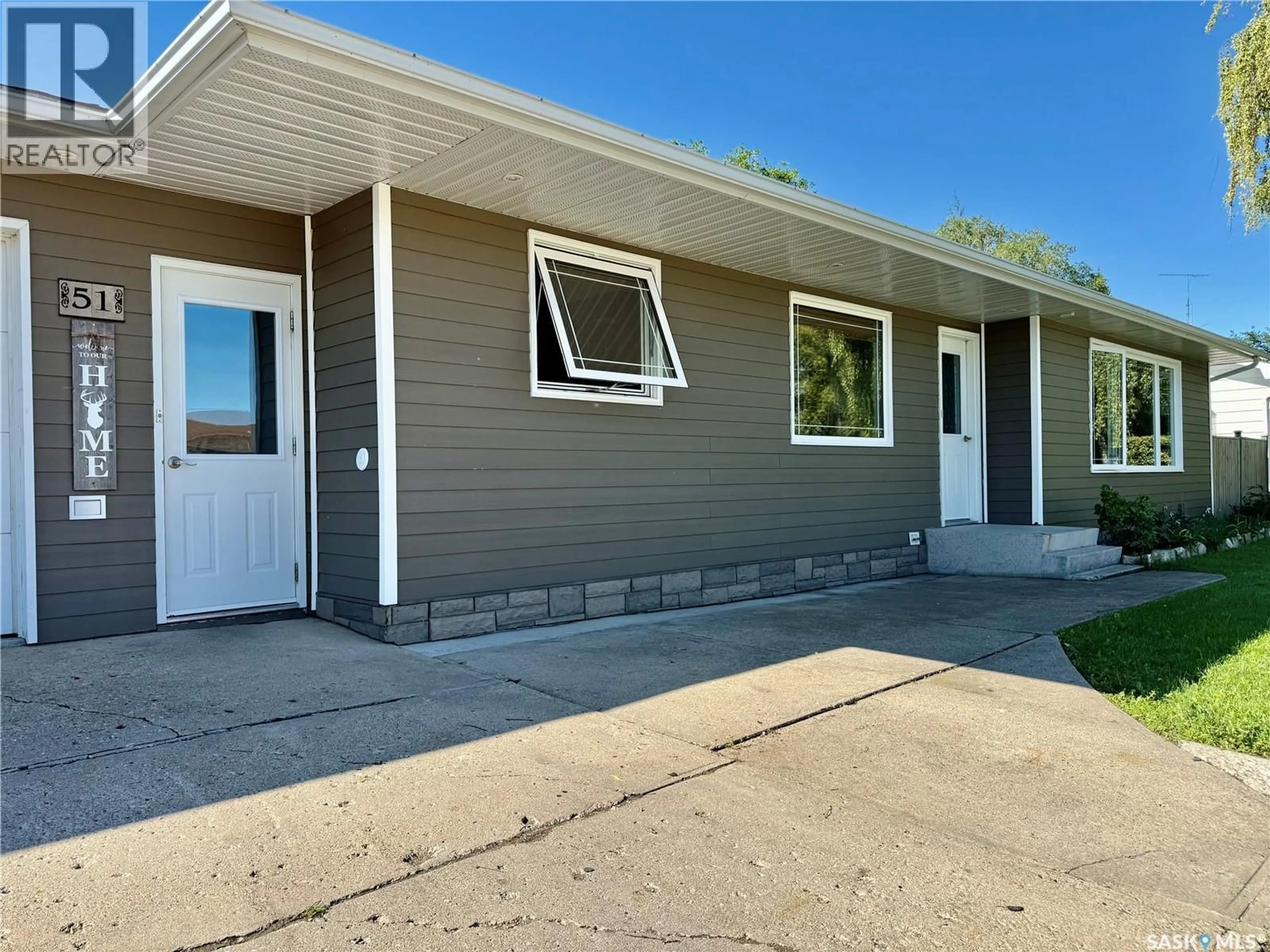 Home with vinyl exterior material, unknown for 51 KING CRESCENT, Humboldt Saskatchewan S0K2A0
