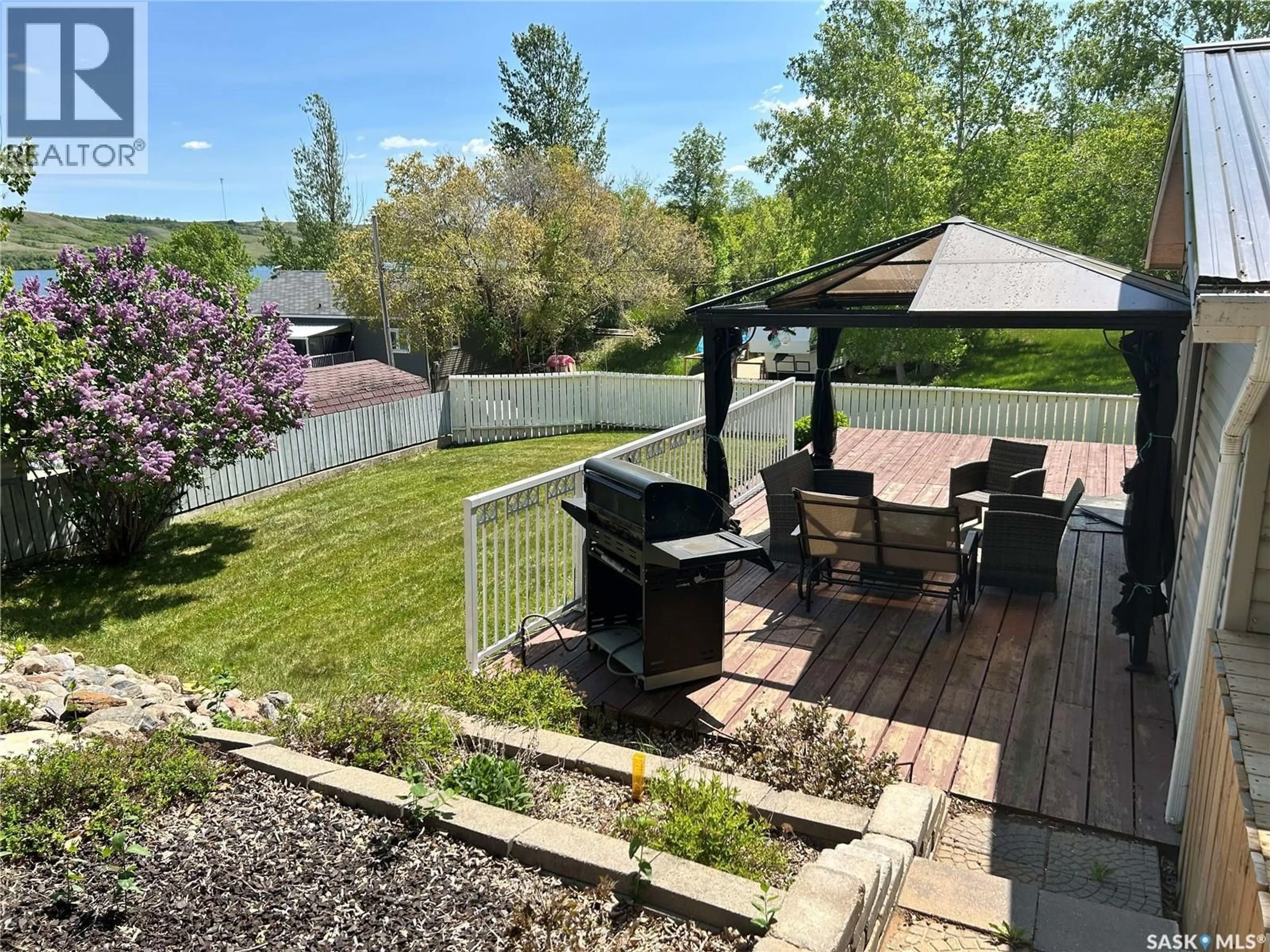 Patio, water/lake/river/ocean view for 114 MARINE DRIVE, South Lake Saskatchewan S0H2X0