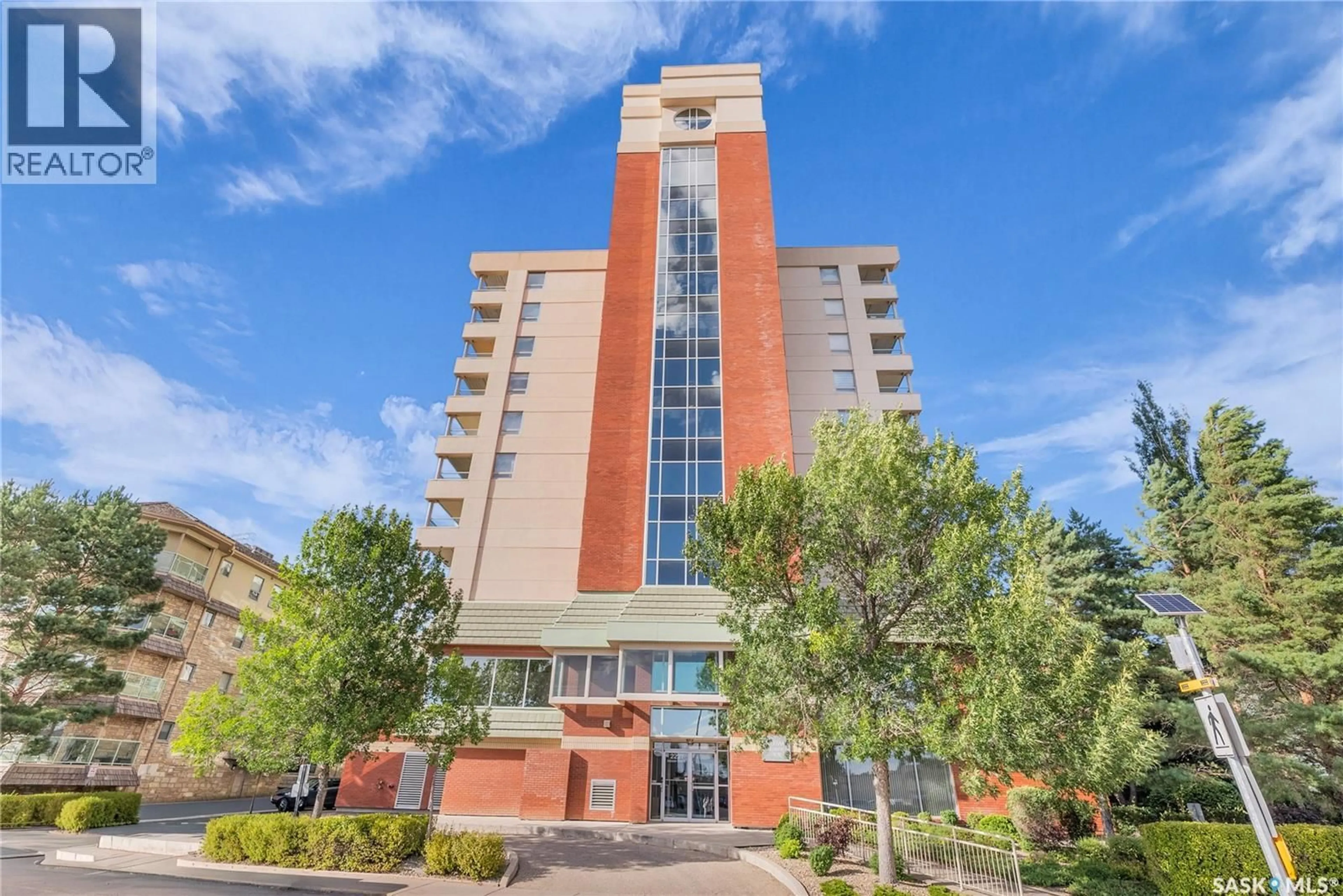 Indoor foyer for 506 - 2221 ADELAIDE STREET, Saskatoon Saskatchewan S7J5L9