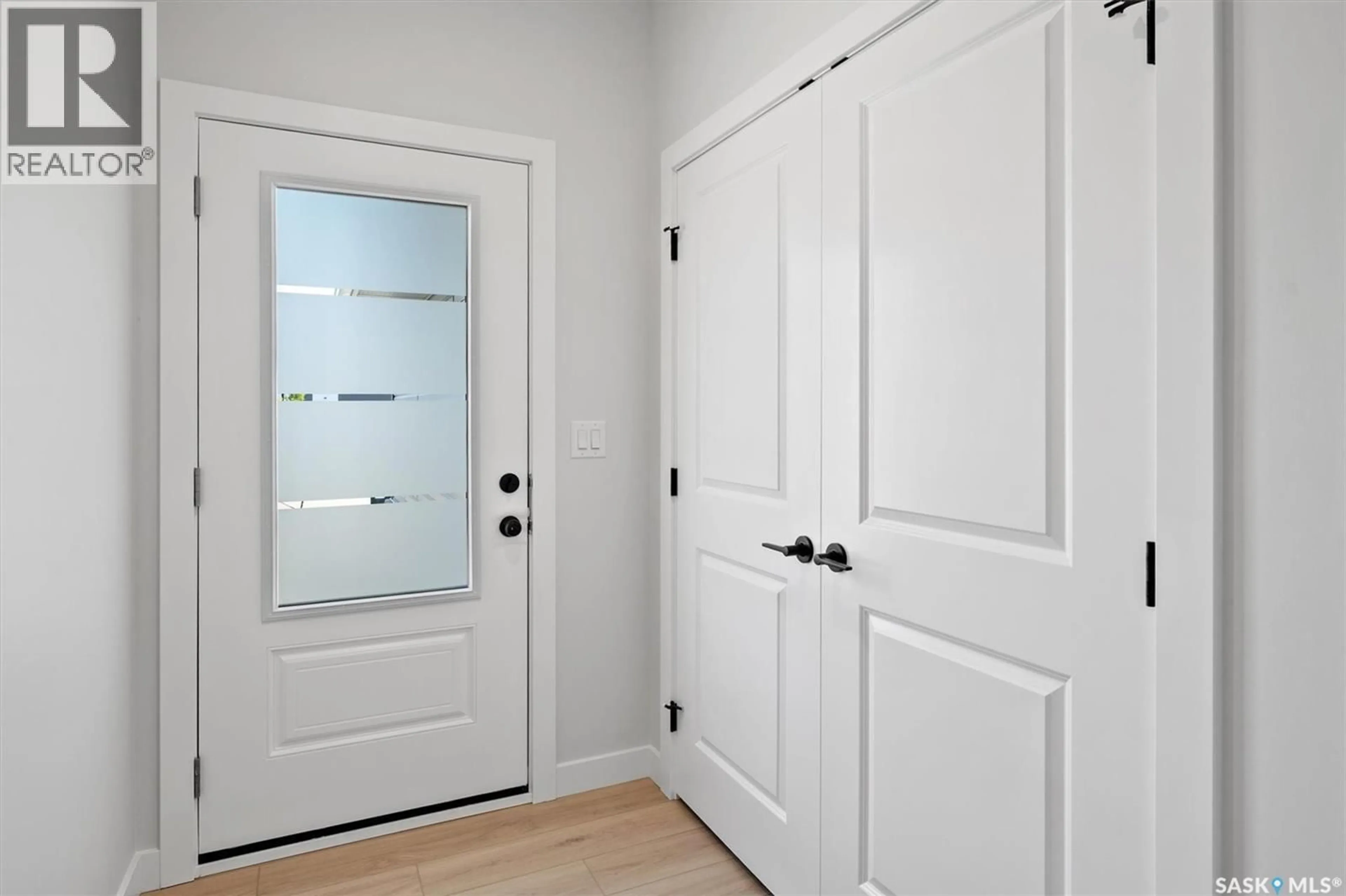 Indoor entryway for 204 OLIVER LANE, Martensville Saskatchewan S0K2T1
