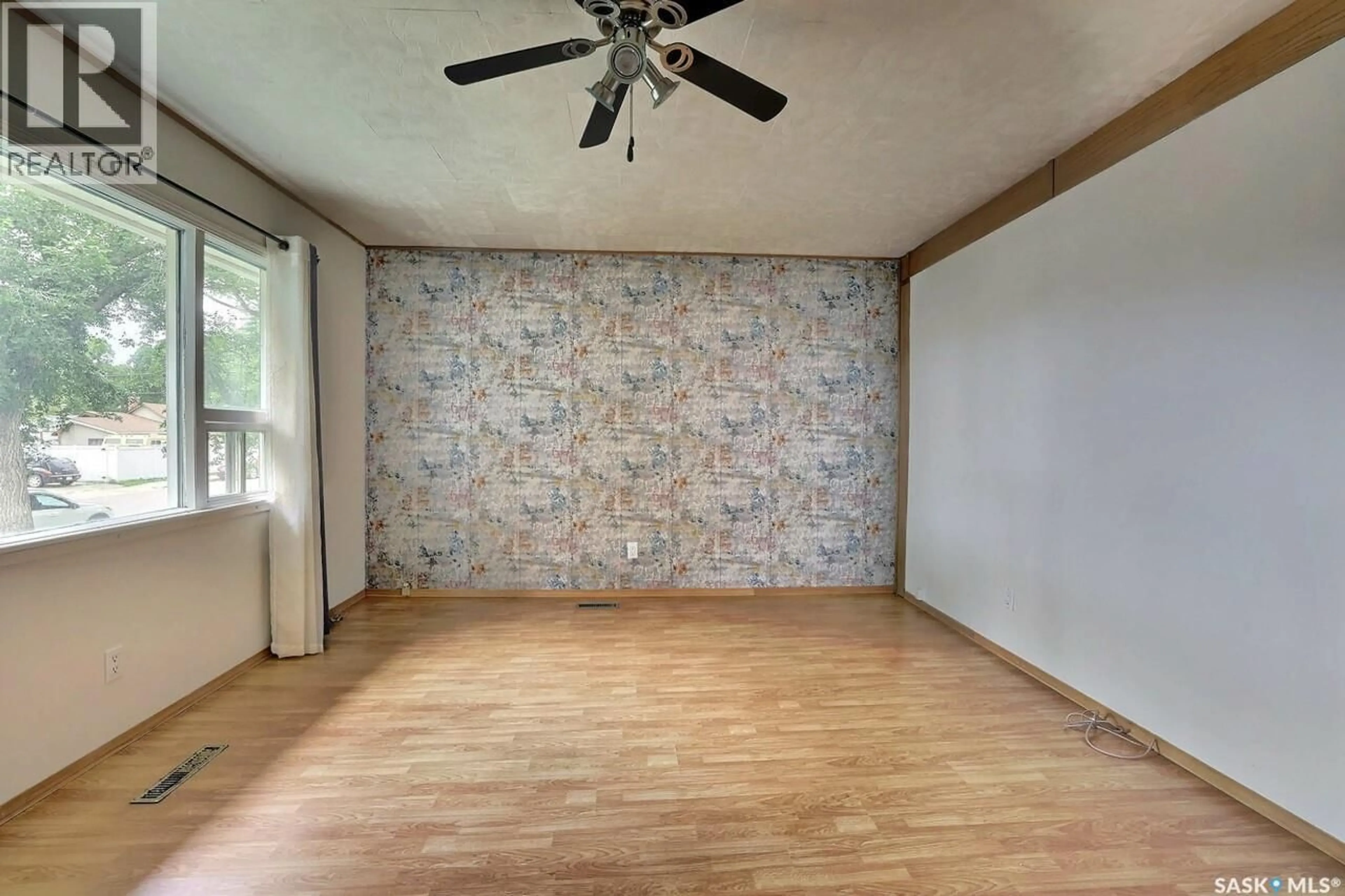 A pic of a room for 1335 EDWARD STREET, Regina Saskatchewan S4T4M7
