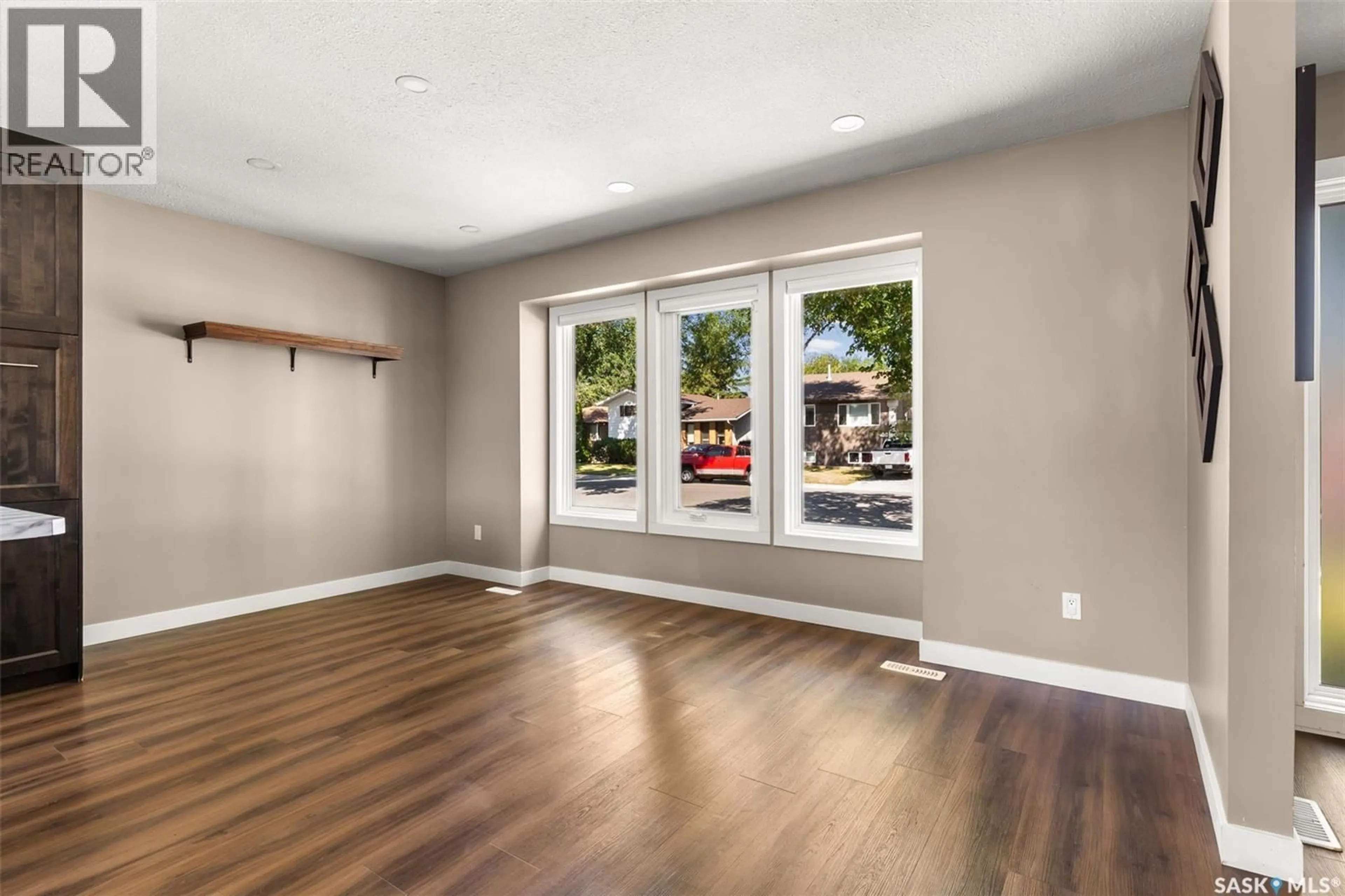 Unknown for 1027 GRAHAM ROAD, Regina Saskatchewan S4N5Z5