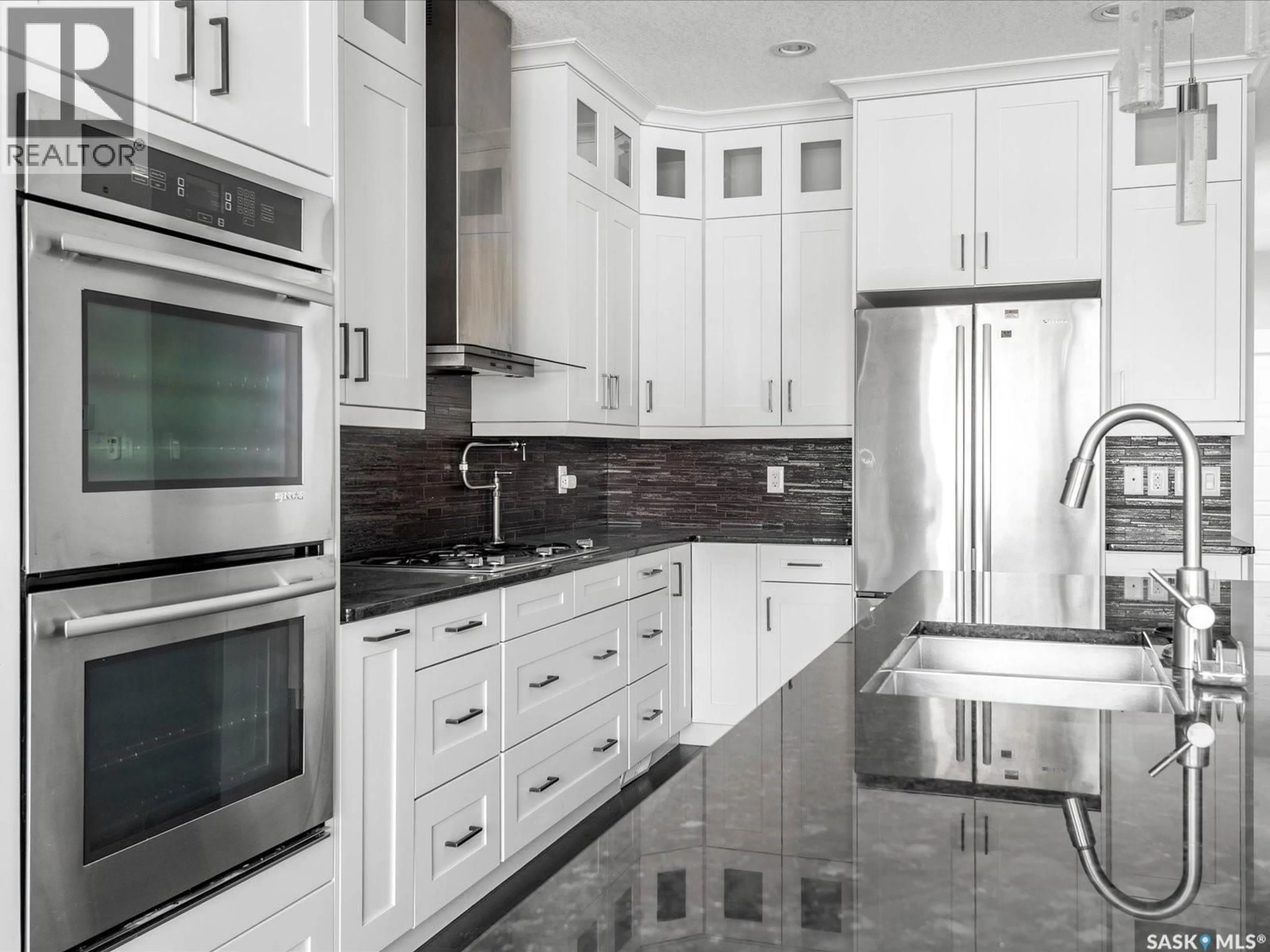 Contemporary kitchen, ceramic/tile floor for 3633 GREEN WATER DRIVE, Regina Saskatchewan S4V1R3