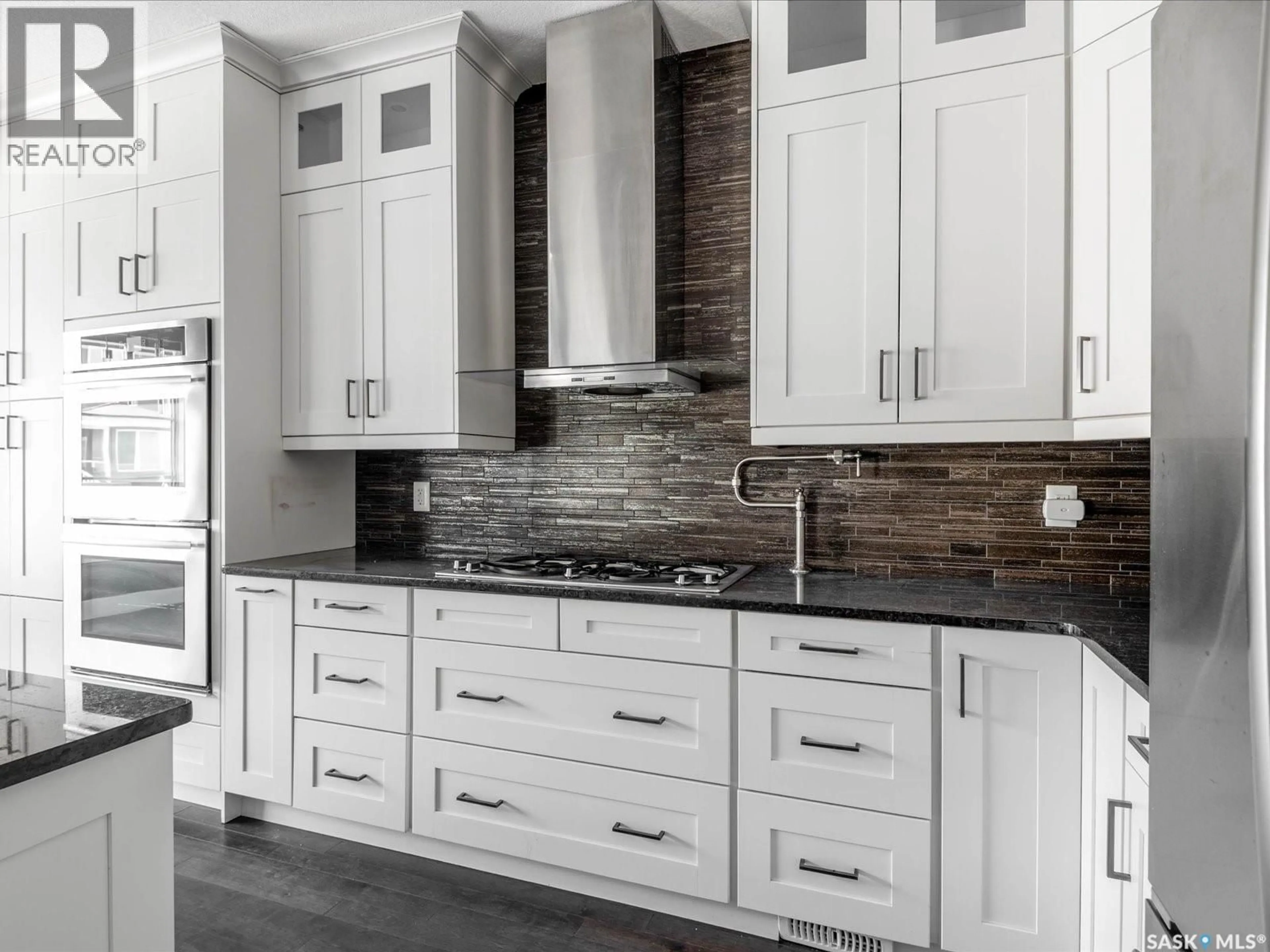 Contemporary kitchen, ceramic/tile floor for 3633 GREEN WATER DRIVE, Regina Saskatchewan S4V1R3