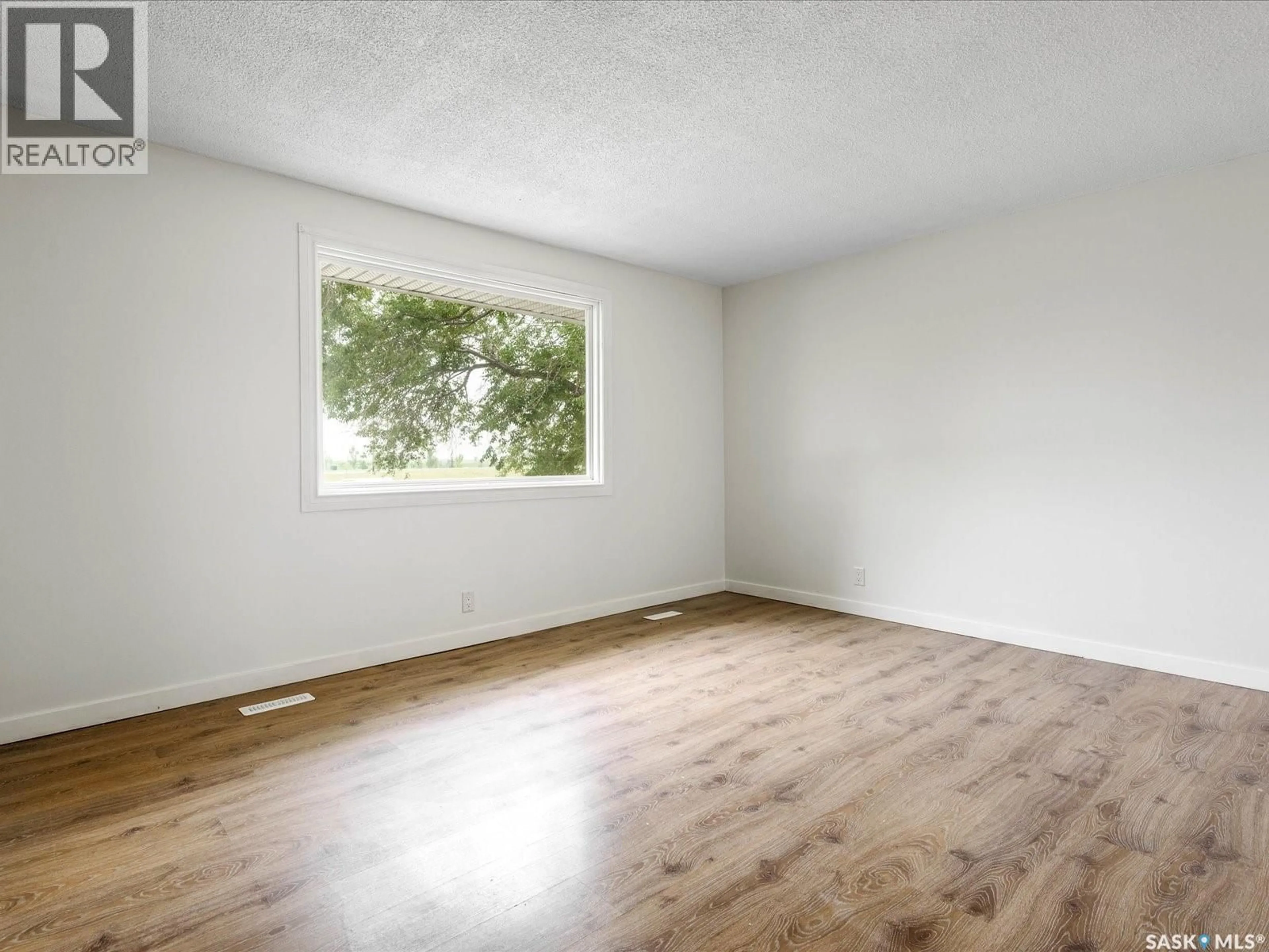 A pic of a room for 7332 BOWMAN AVENUE, Regina Saskatchewan S4T6K8