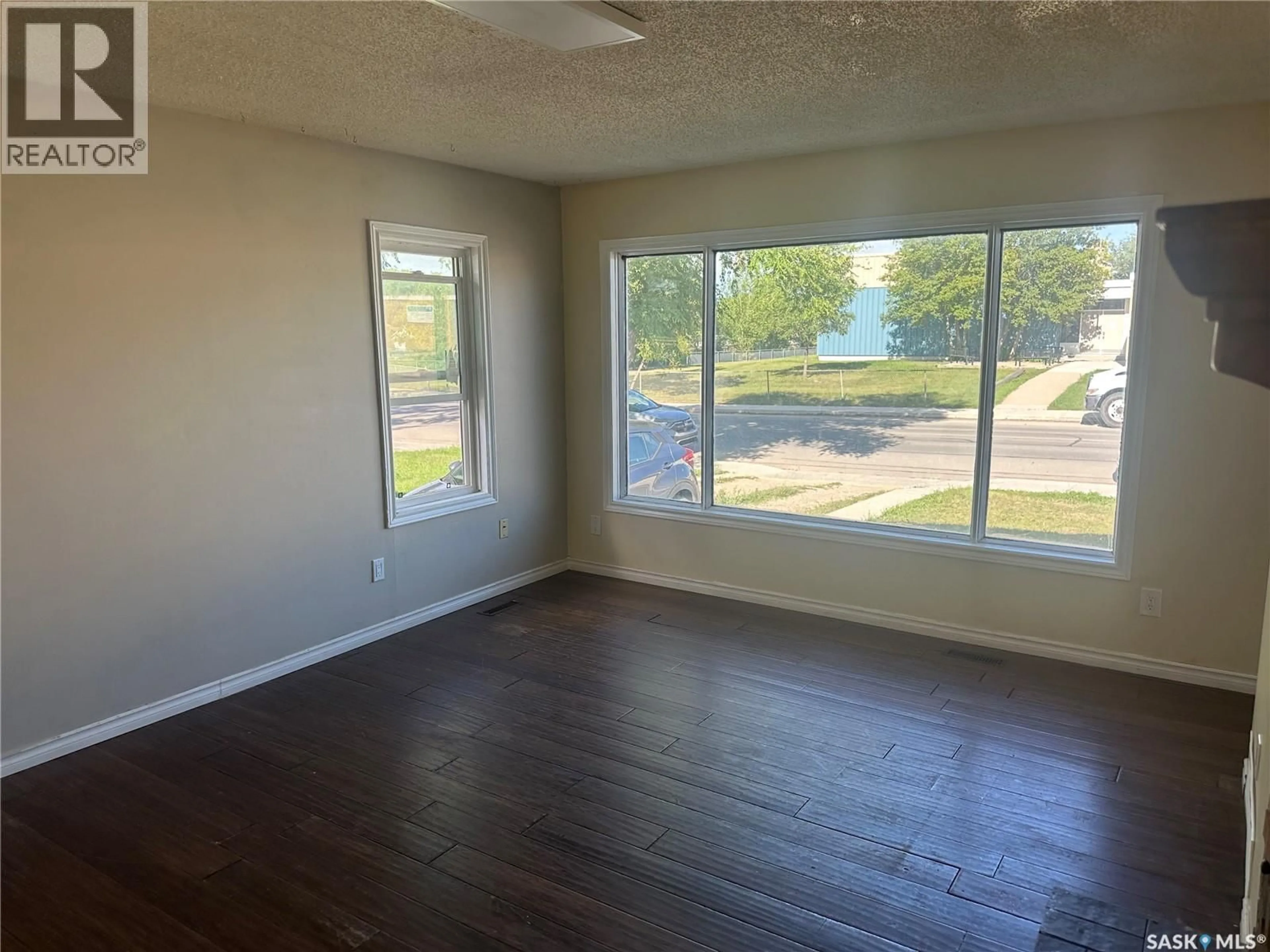 A pic of a room for 630 ELPHINSTONE STREET, Regina Saskatchewan S4T3K9