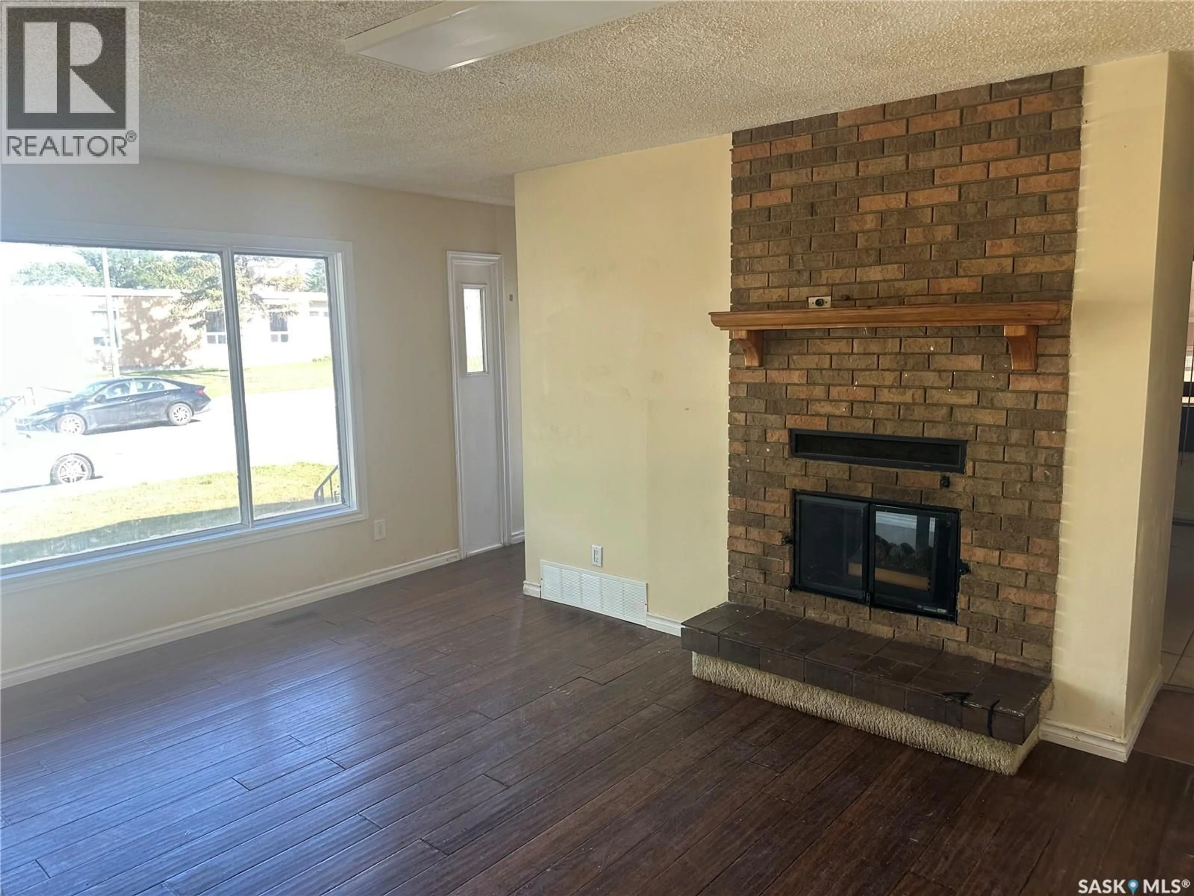 A pic of a room for 630 ELPHINSTONE STREET, Regina Saskatchewan S4T3K9