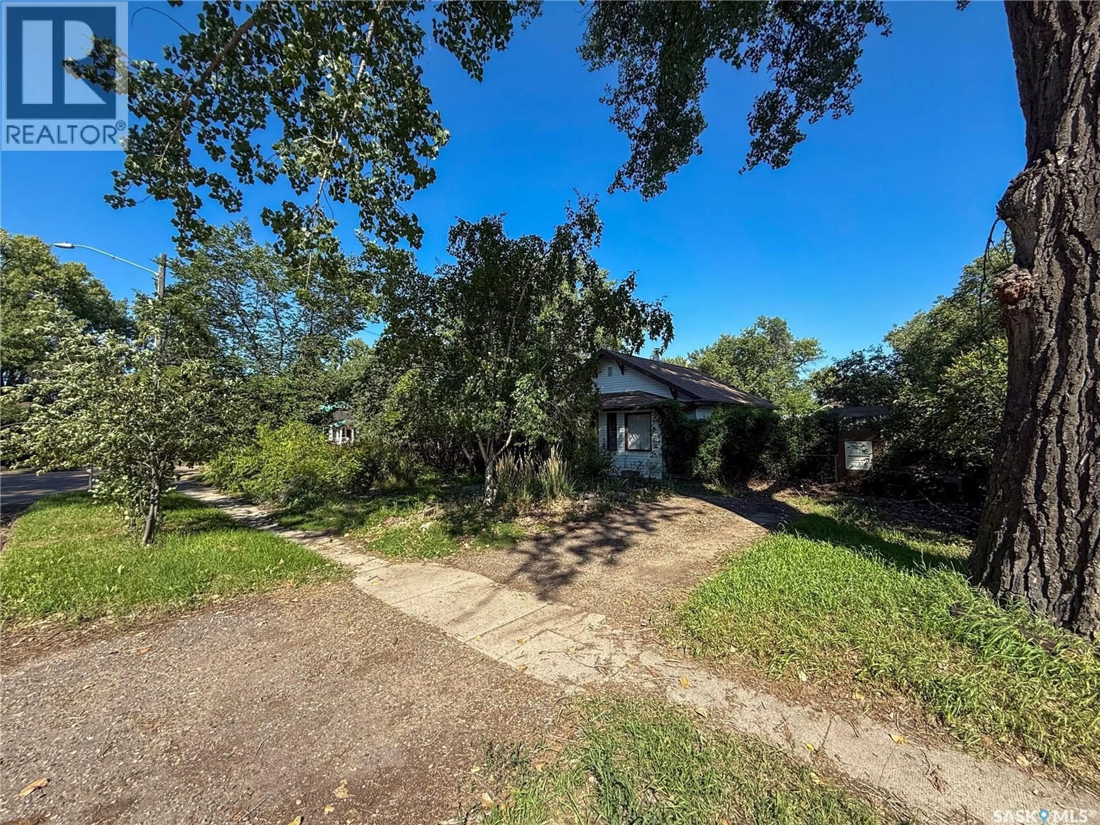 A pic from outside/outdoor area/front of a property/back of a property/a pic from drone, street for 137 FIR AVENUE, Eastend Saskatchewan S0N0T0
