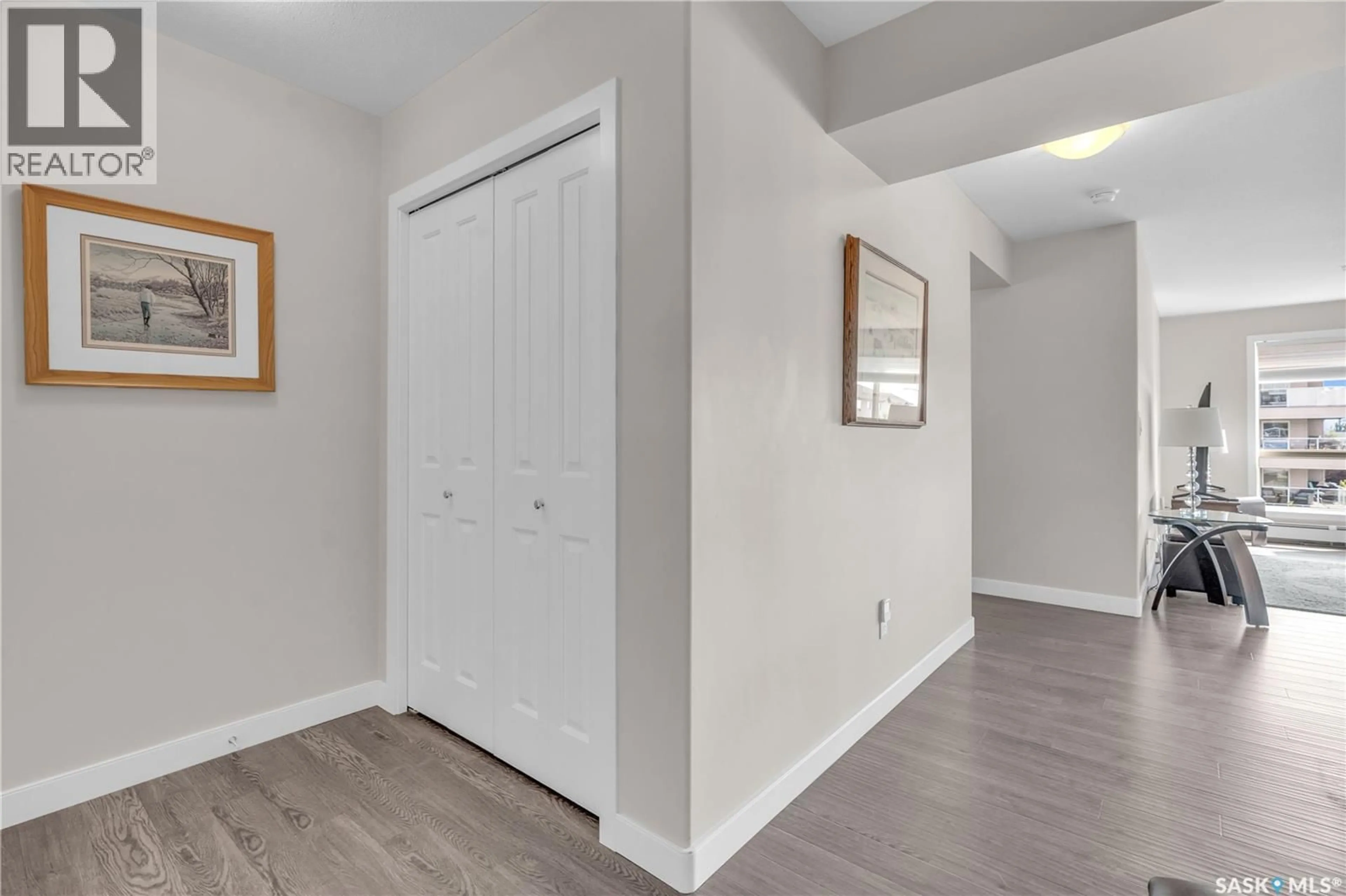 Indoor entryway for 204 - 2331 WINDSOR PARK ROAD, Regina Saskatchewan S4V3N3
