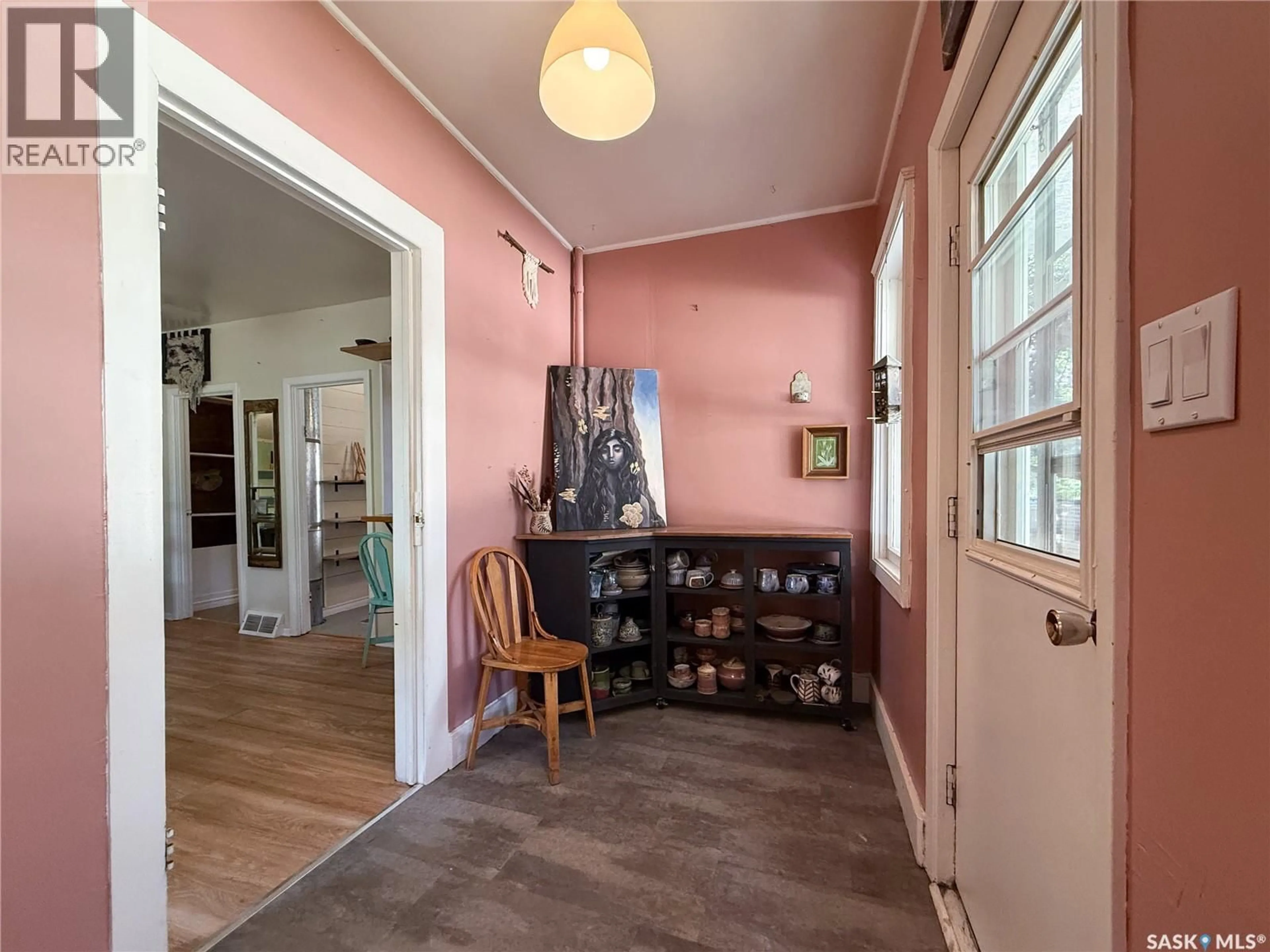 Indoor entryway for 216 SPRUCE AVENUE, Eastend Saskatchewan S0N0T0
