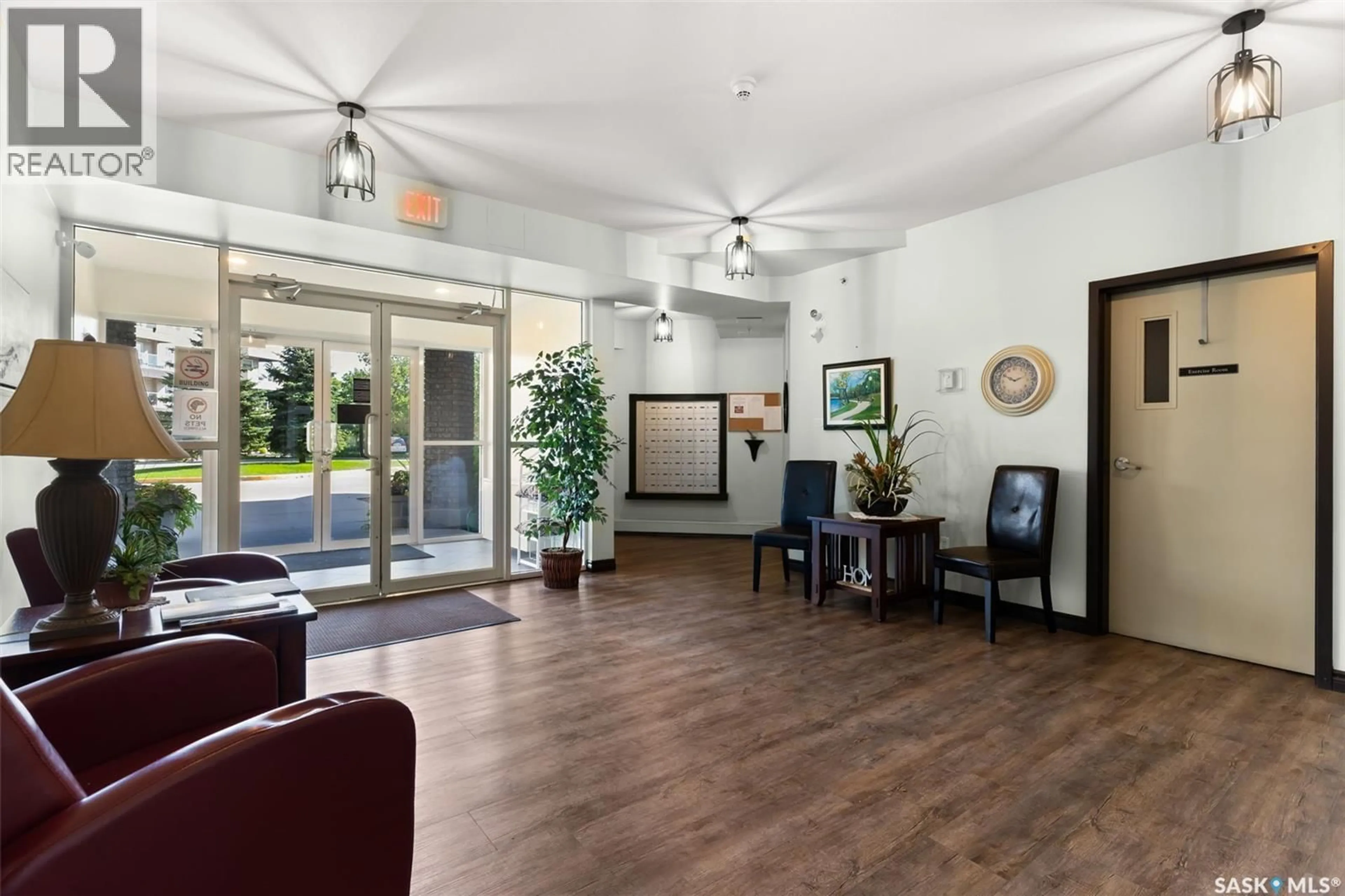 Indoor foyer for 303 - 2351 WINDSOR PARK ROAD, Regina Saskatchewan S4V1N4