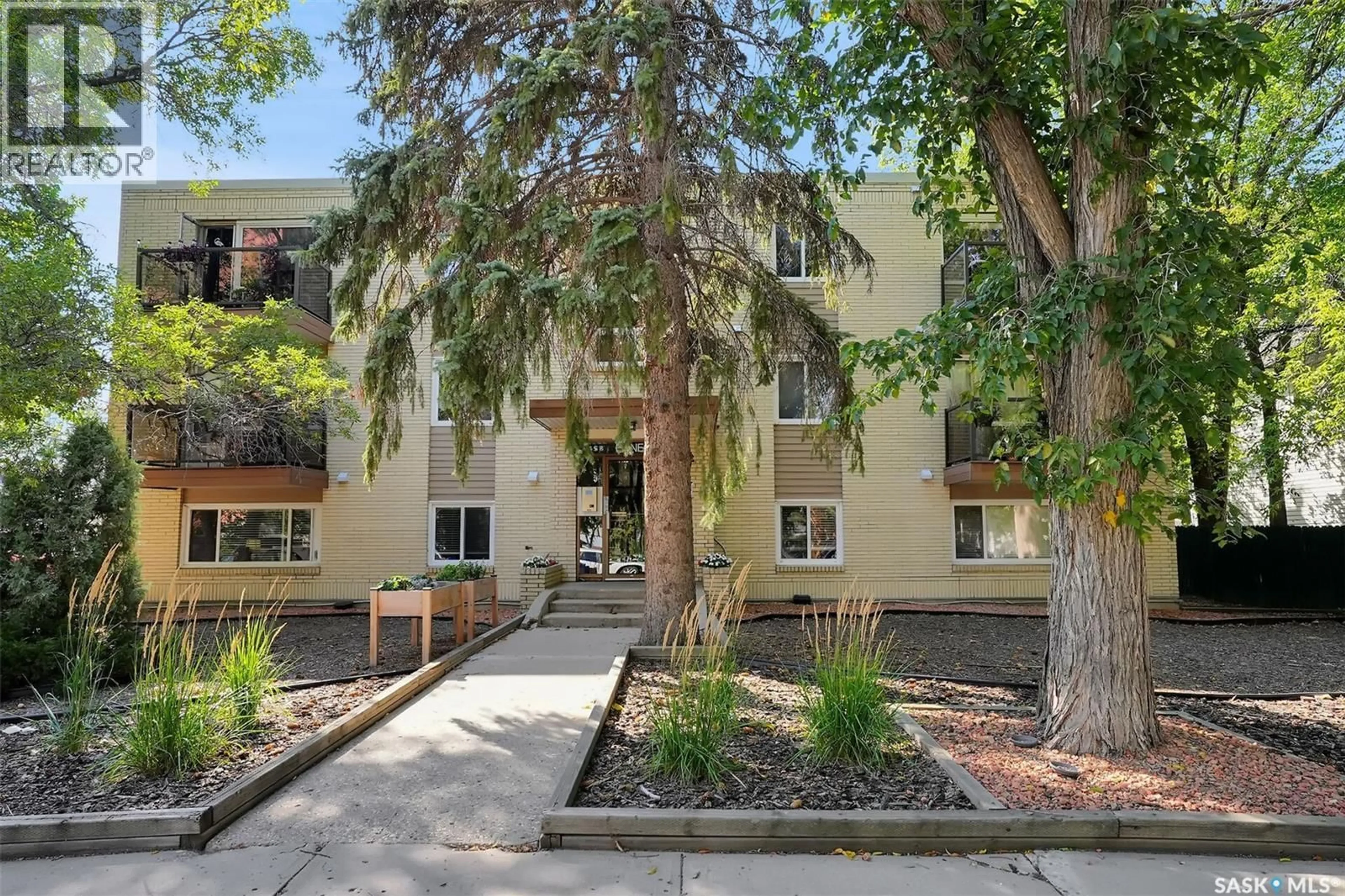 Patio, street for 13 2358 RAE STREET, Regina Saskatchewan S4T2G2