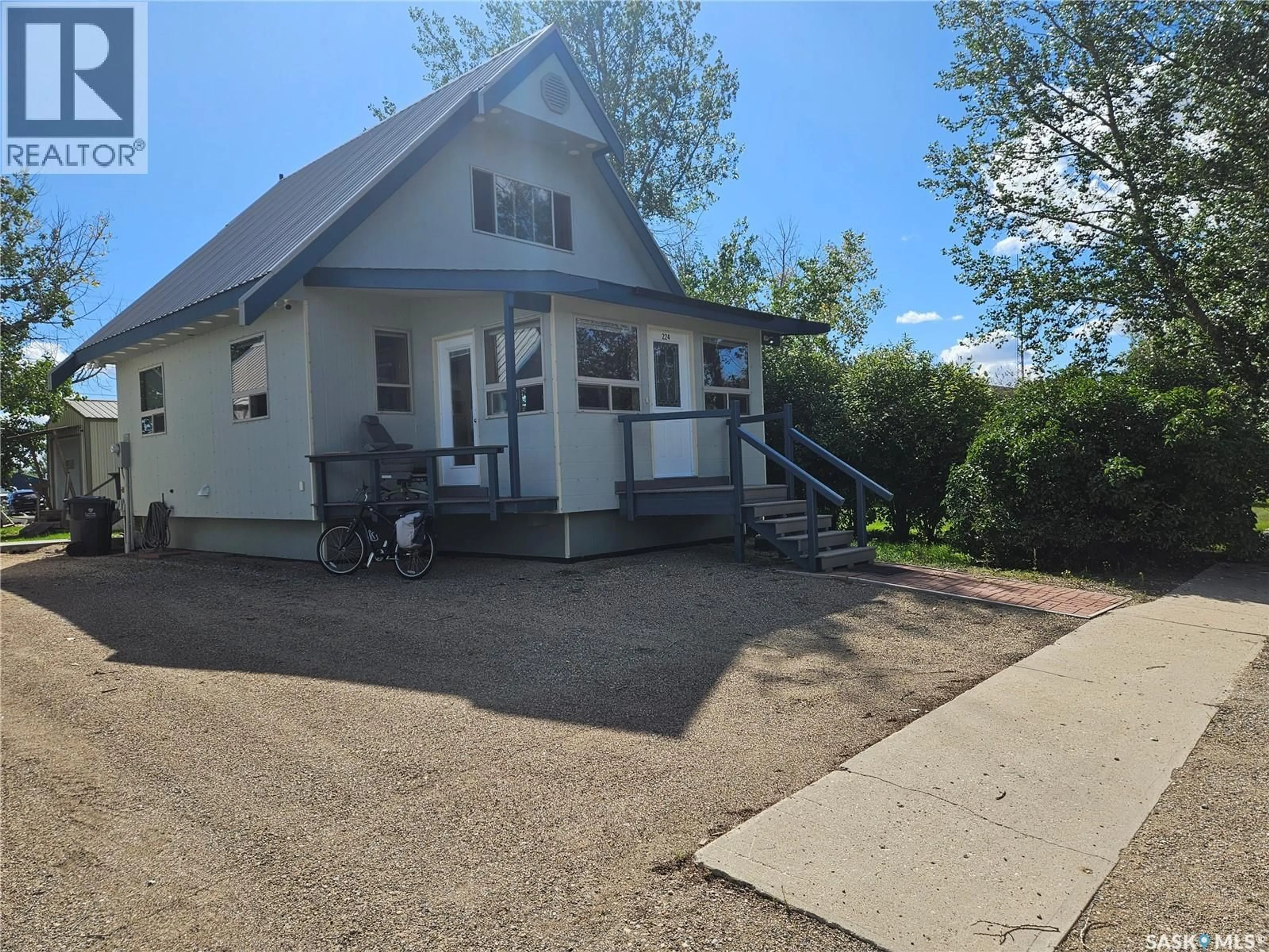 A pic from outside/outdoor area/front of a property/back of a property/a pic from drone, street for 224 BIRD STREET, Loreburn Saskatchewan S0H2S0