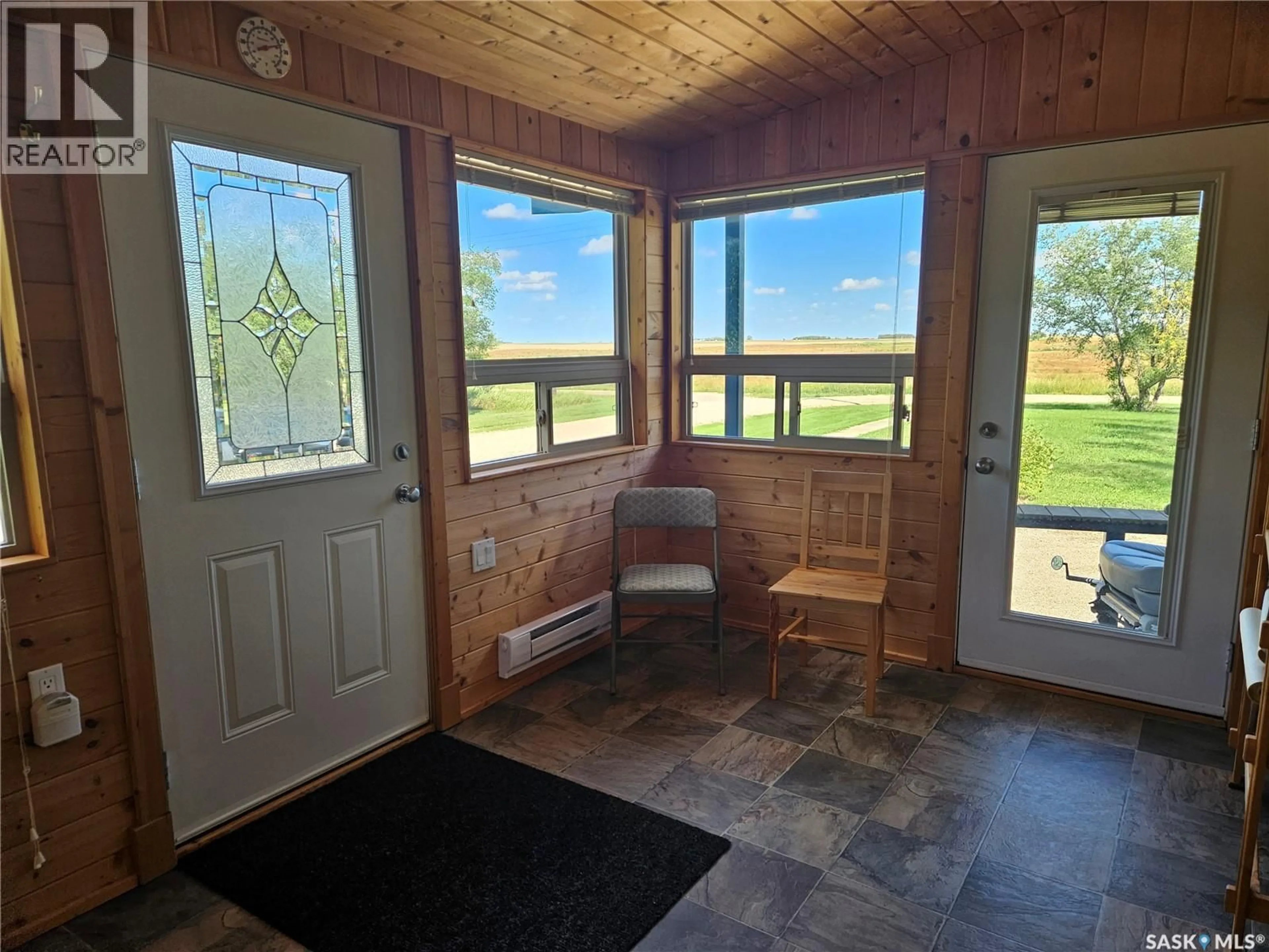 Indoor entryway for 224 BIRD STREET, Loreburn Saskatchewan S0H2S0