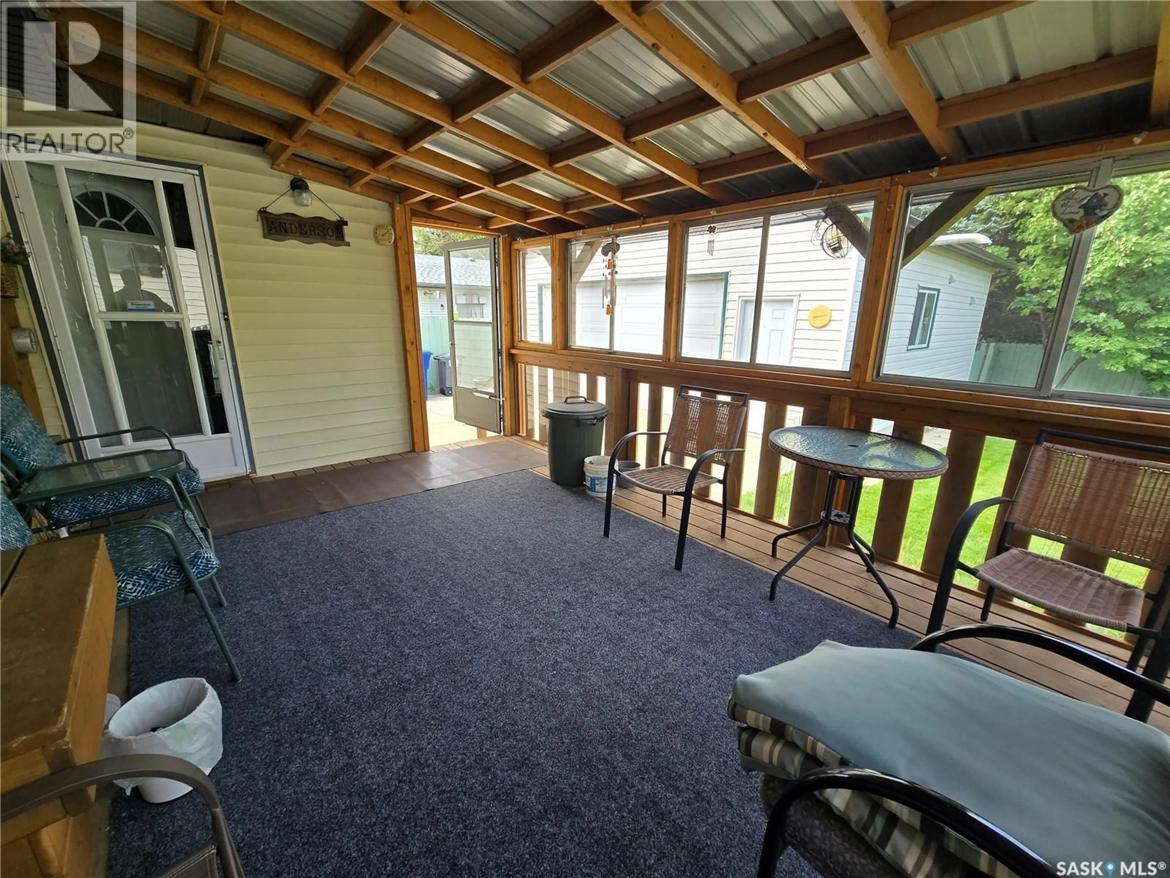 Patio, street for 111 O'REGAN CRESCENT, Saskatoon Saskatchewan S7L6P1