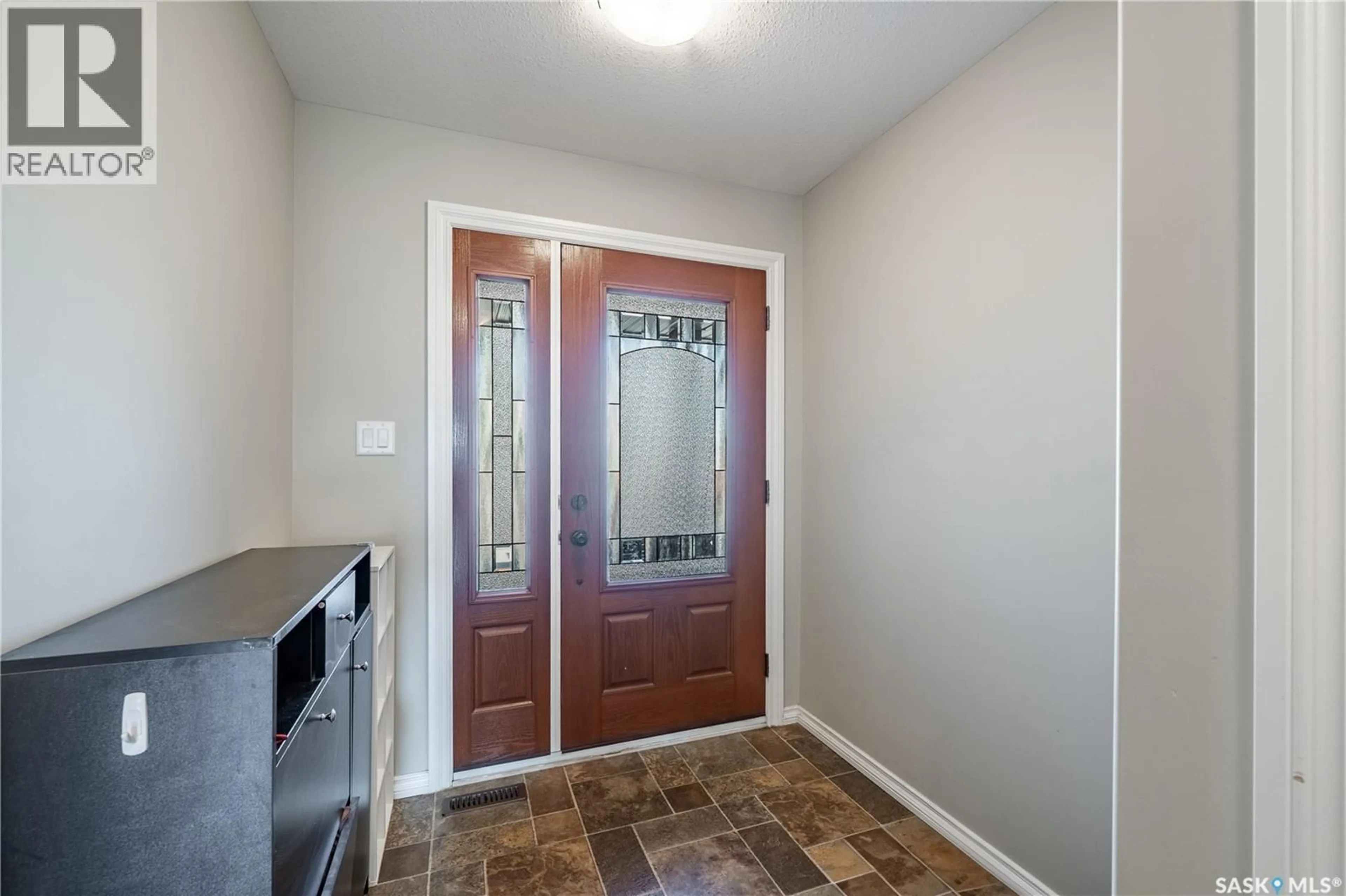 Indoor entryway for 303 4000 SANDHILL CRESCENT, Regina Saskatchewan S4V3N4