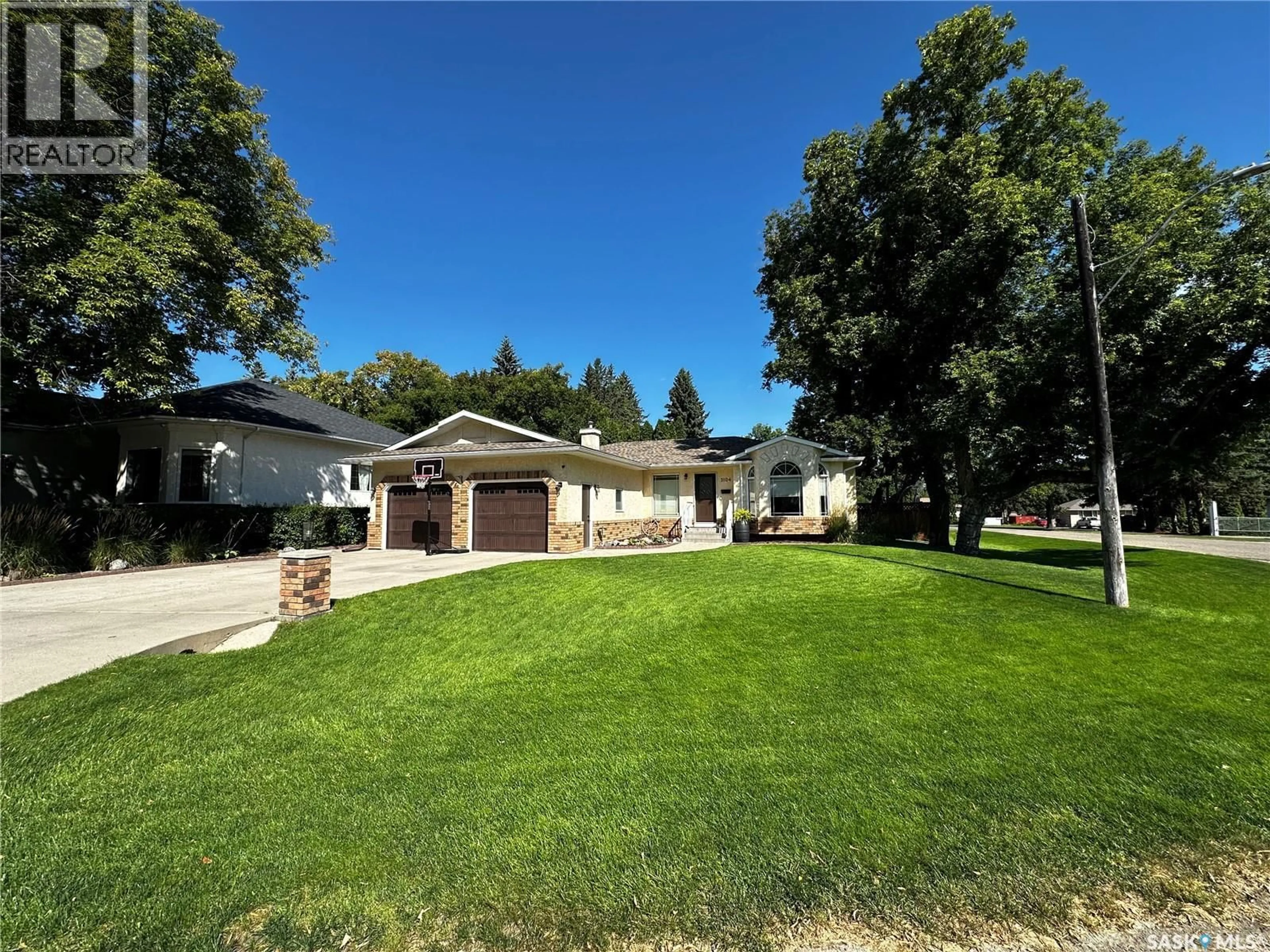 A pic from outside/outdoor area/front of a property/back of a property/a pic from drone, street for 3104 ORTONA STREET, Saskatoon Saskatchewan S7M3R4