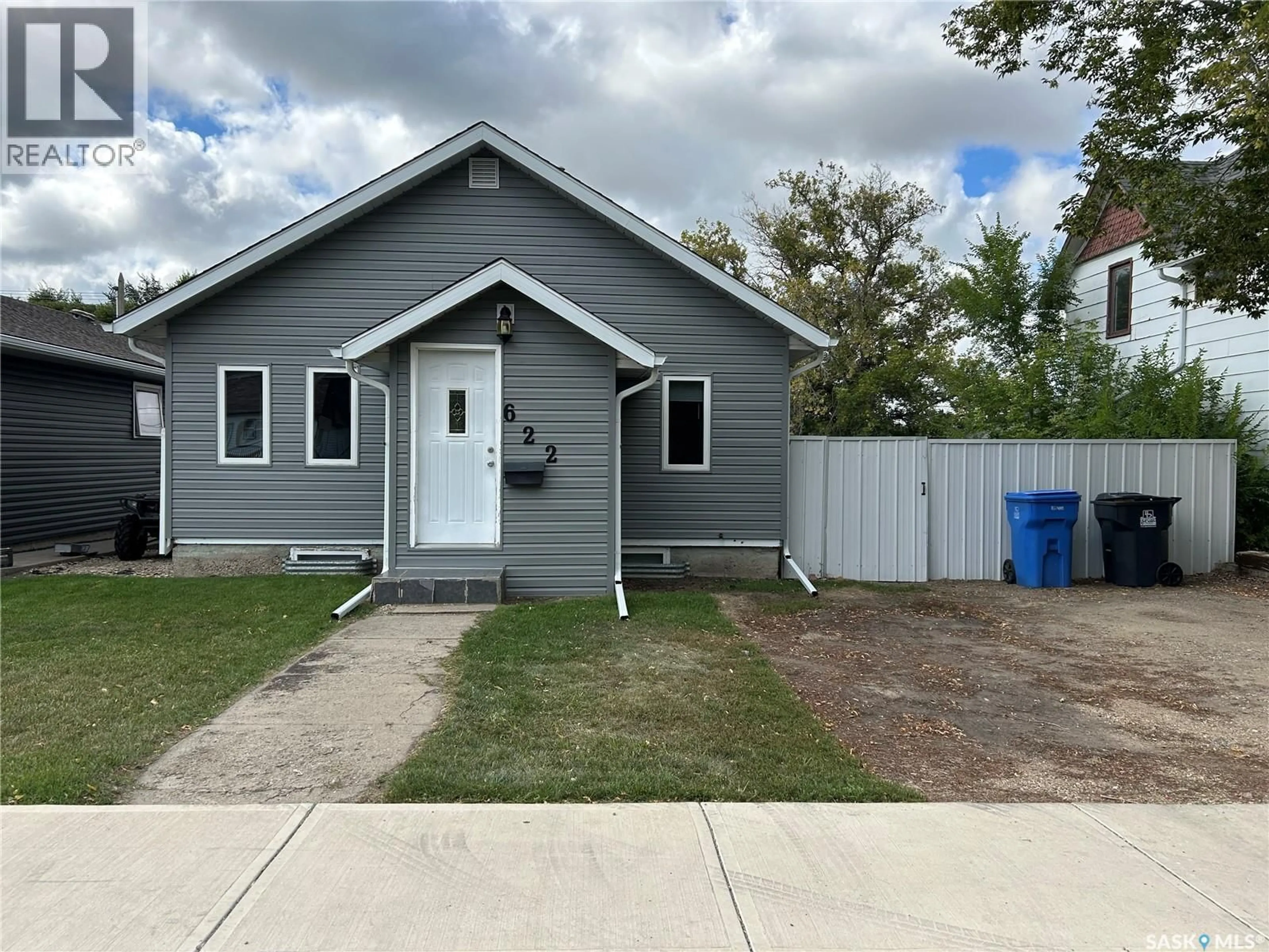 Home with vinyl exterior material, street for 622 2ND STREET, Estevan Saskatchewan S4A0K9
