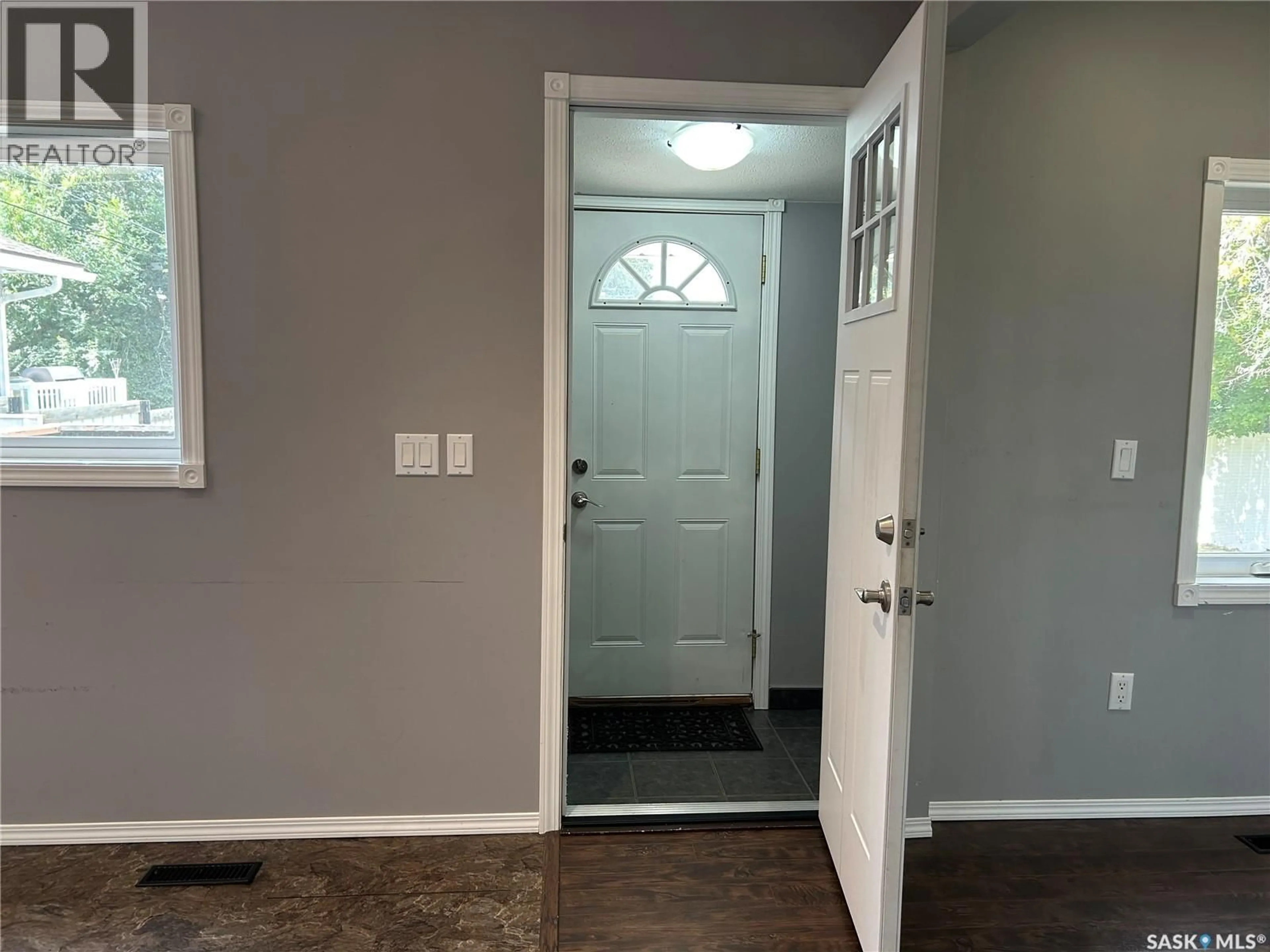 Indoor entryway for 622 2ND STREET, Estevan Saskatchewan S4A0K9