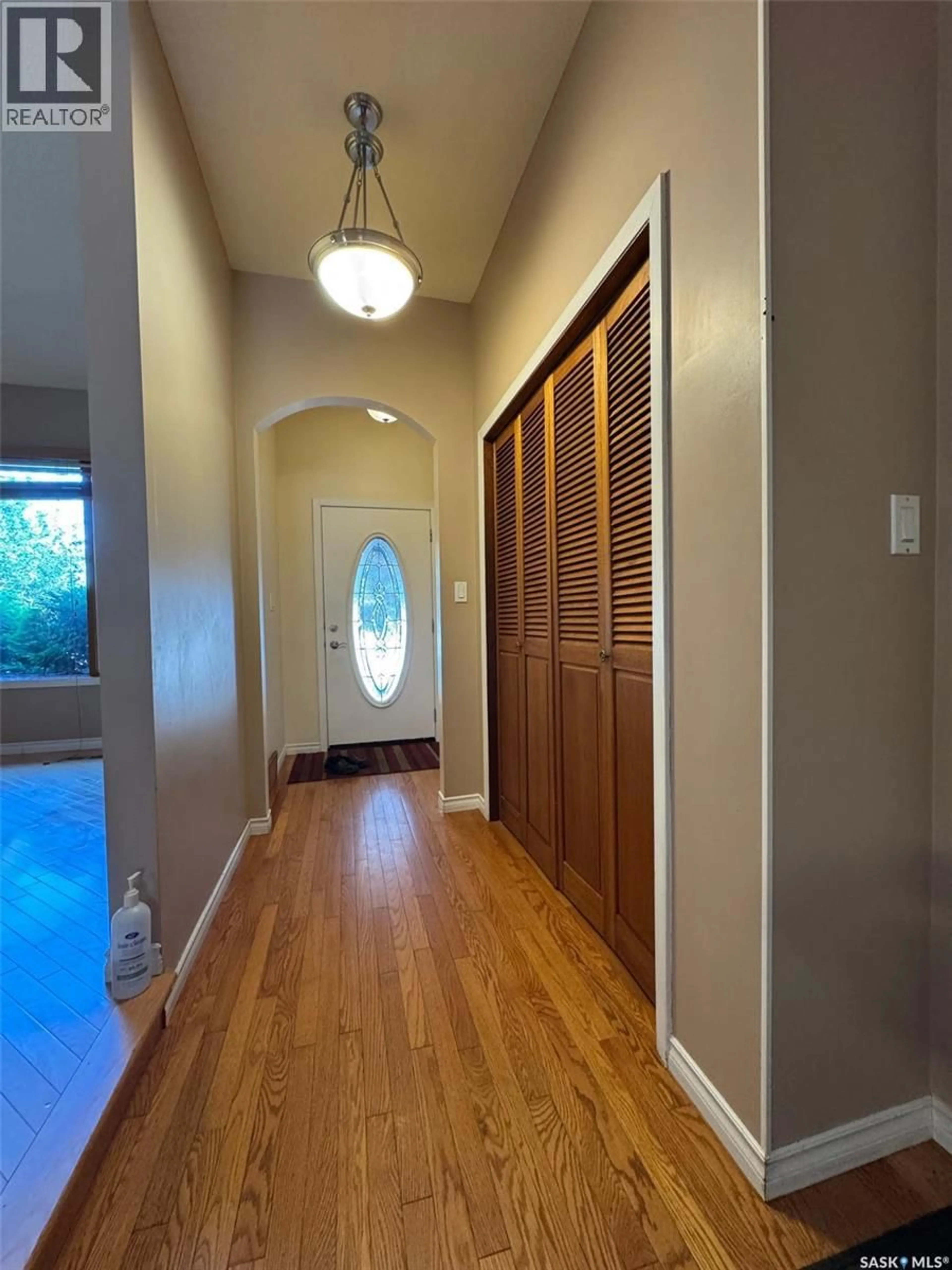 Indoor entryway for 418 EMERALD CRESCENT, Saskatoon Saskatchewan S7J4L3