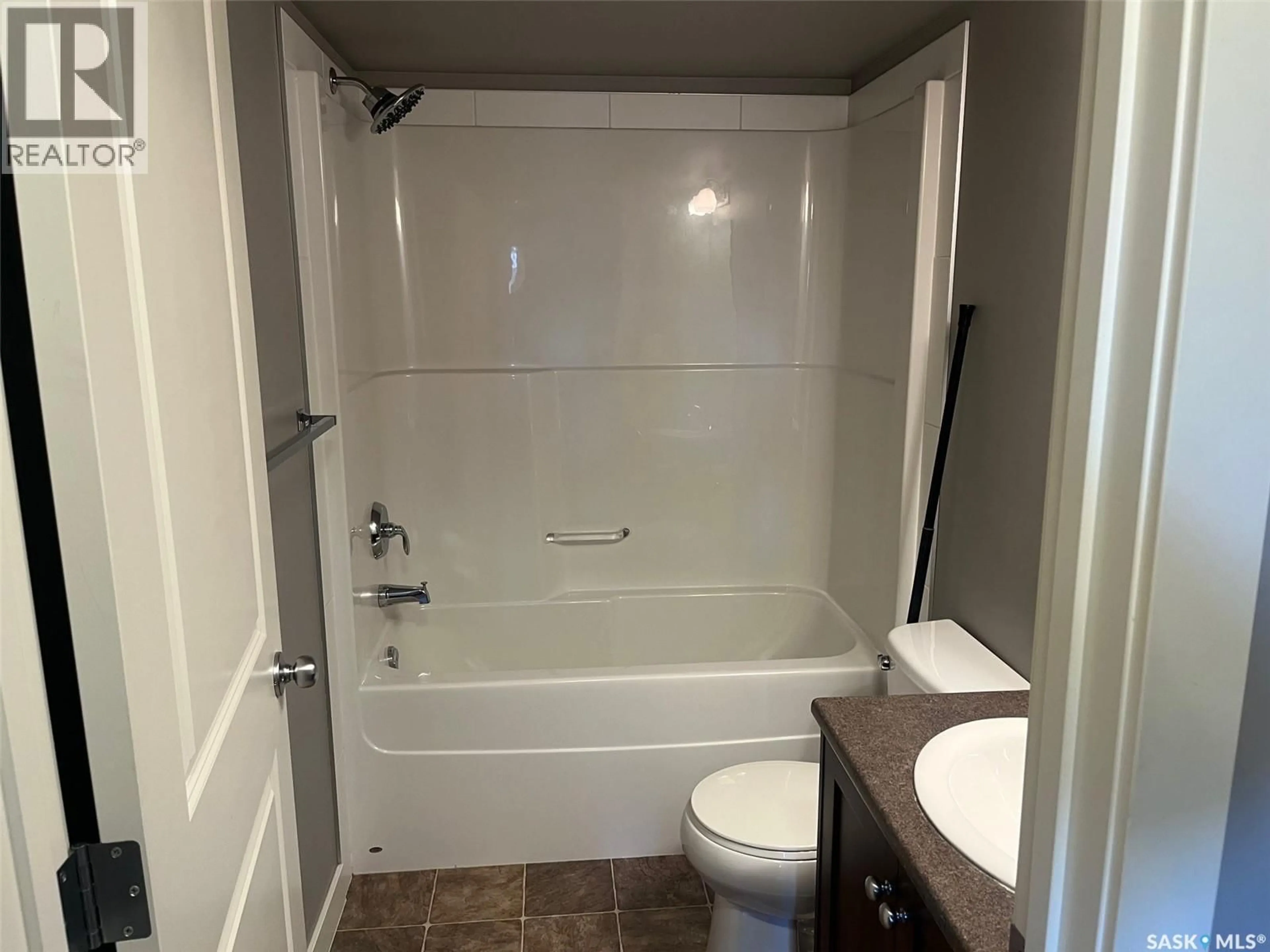 Standard bathroom, unknown for 405 - 304 PETTERSON DRIVE, Estevan Saskatchewan S4A2B8