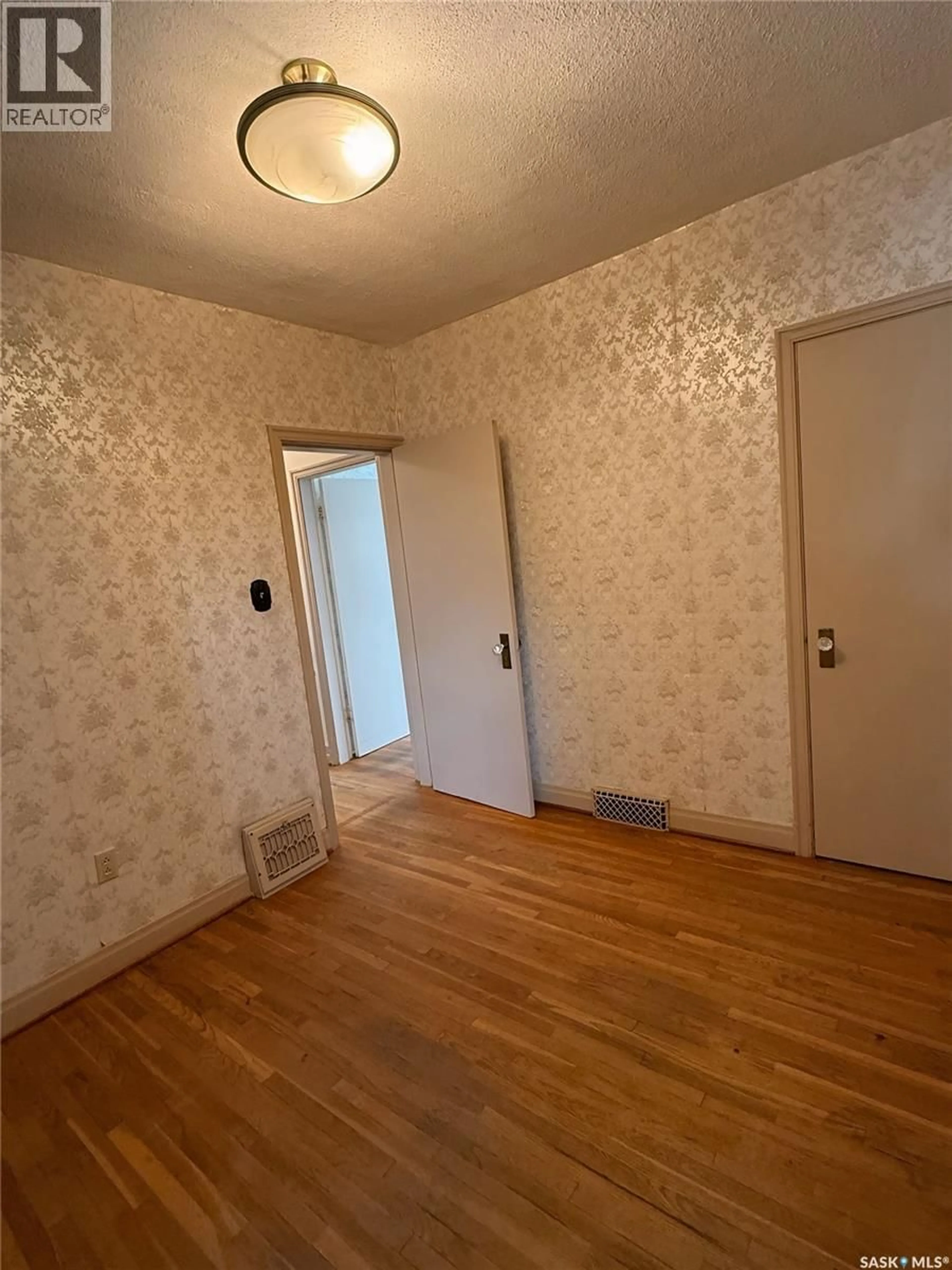 A pic of a room for 1039 MAIN STREET, Saskatoon Saskatchewan S7H0K8