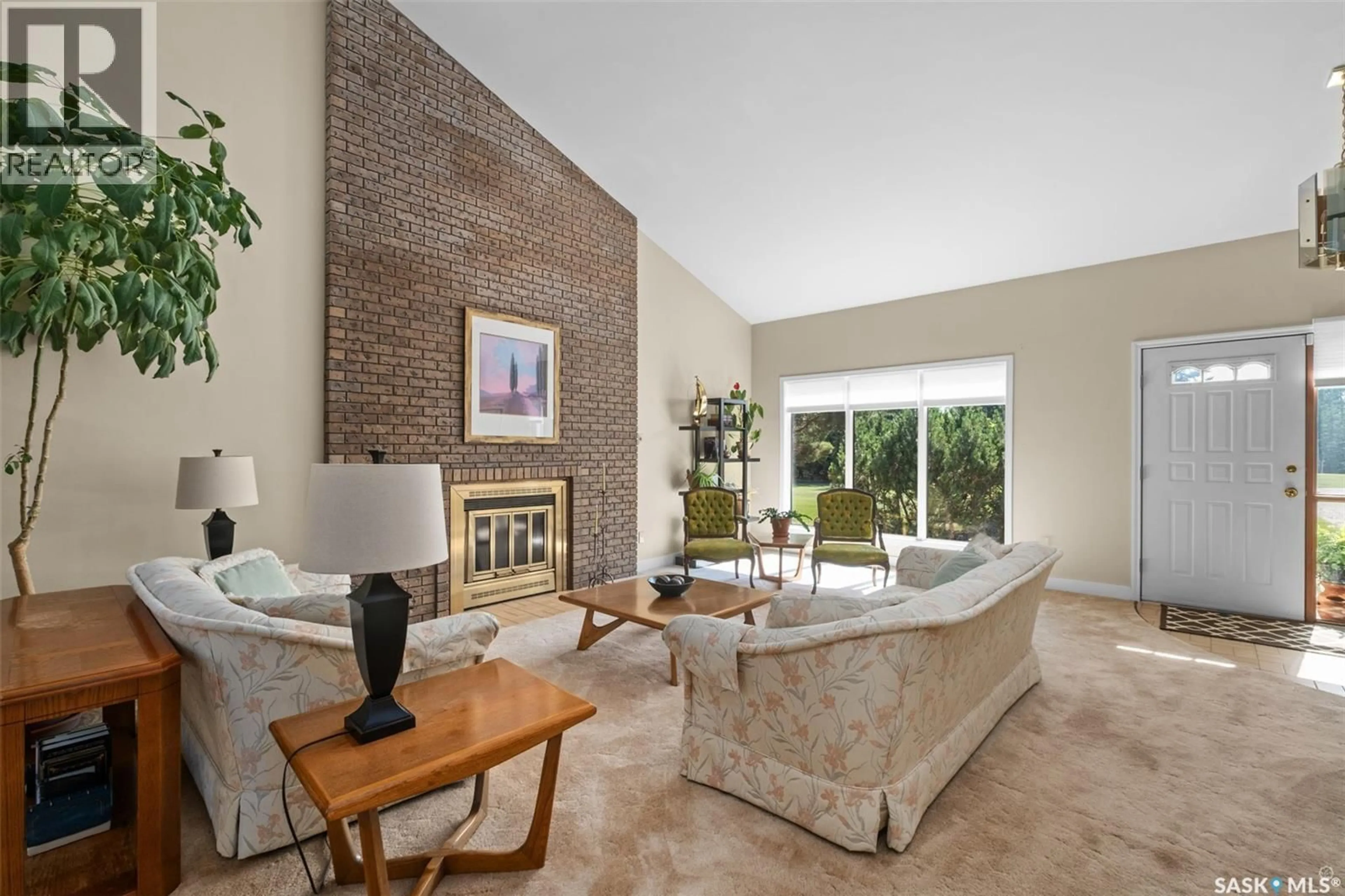 Living room with furniture, ceramic/tile floor for 461 BIRCH PLACE, Buckland Rm No. 491 Saskatchewan S6V5R3