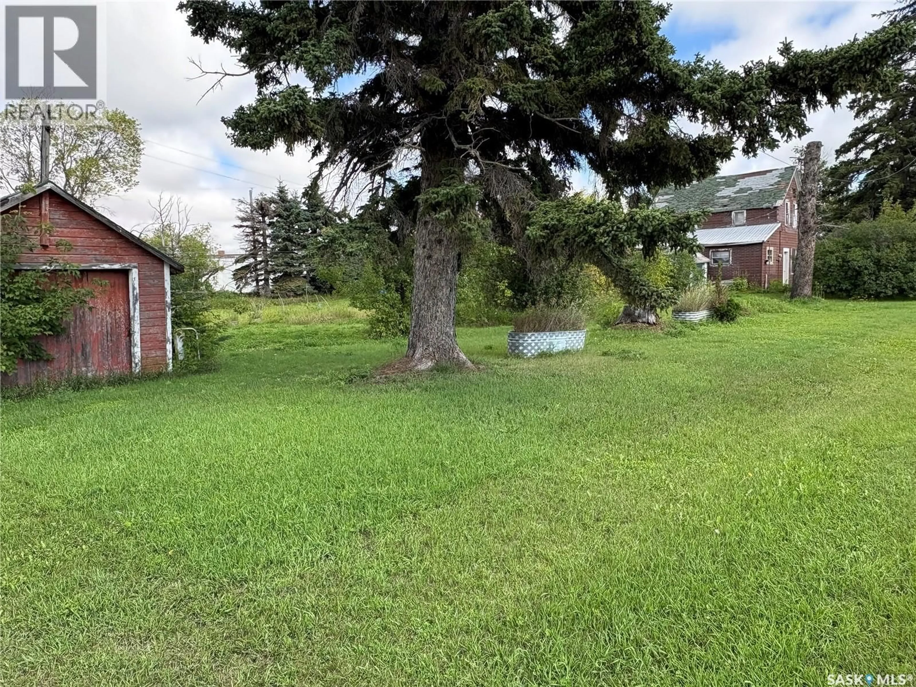 A pic from outside/outdoor area/front of a property/back of a property/a pic from drone, unknown for 190 WEST STREET, Togo Saskatchewan S0A4E0