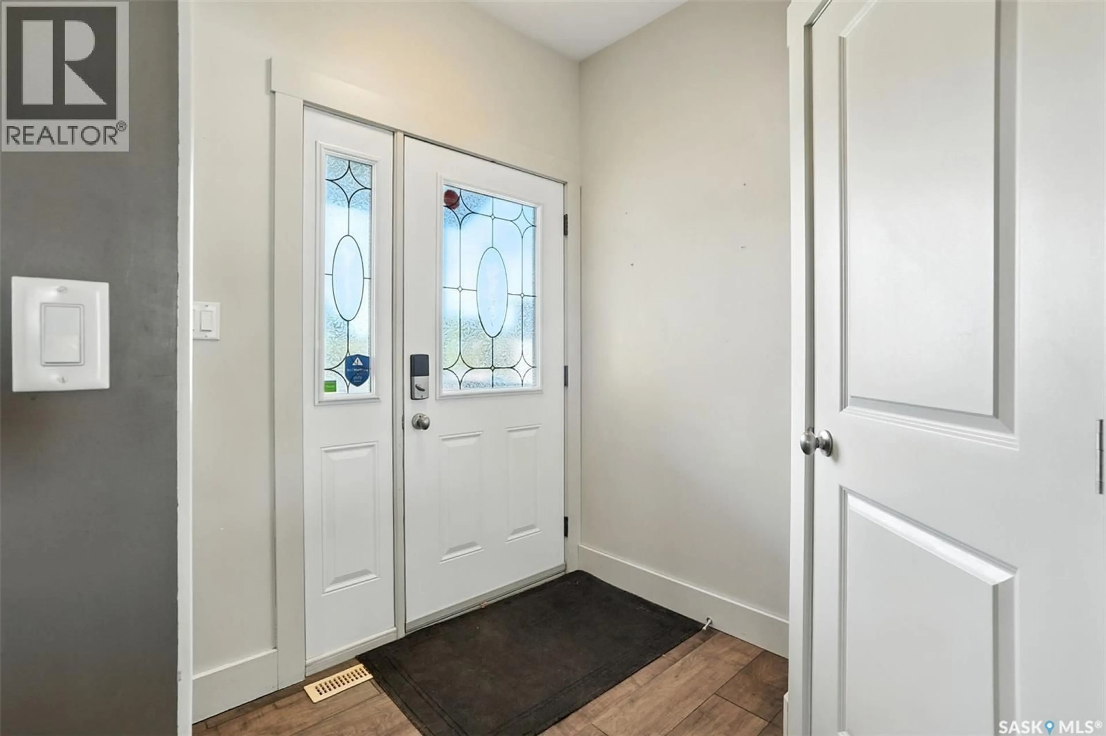Indoor entryway for 707 REDDEKOPP DRIVE, Martensville Saskatchewan S0K0A2