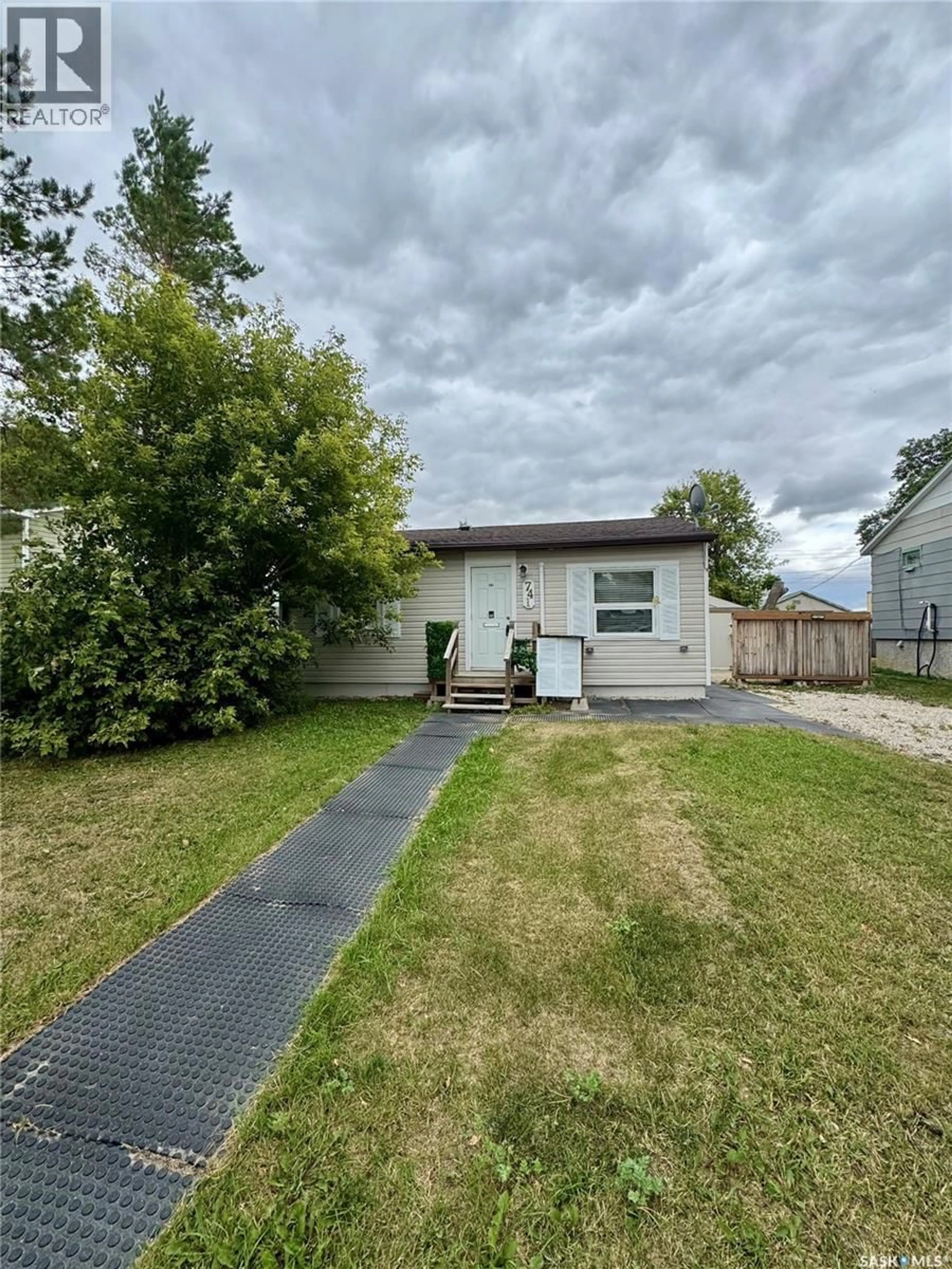 A pic from outside/outdoor area/front of a property/back of a property/a pic from drone, street for 741 RAE STREET, Regina Saskatchewan S4T2B1