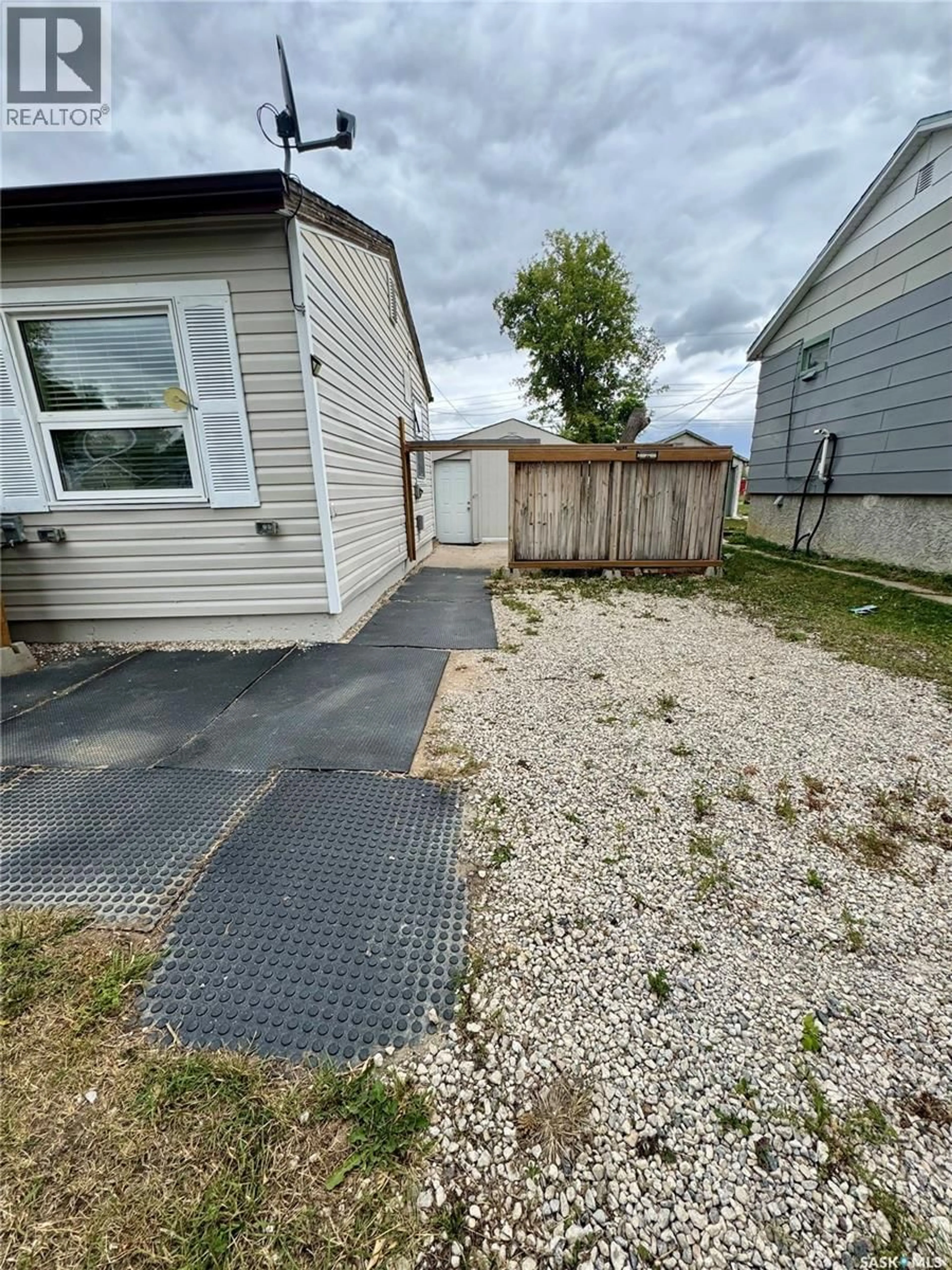 Unknown for 741 RAE STREET, Regina Saskatchewan S4T2B1