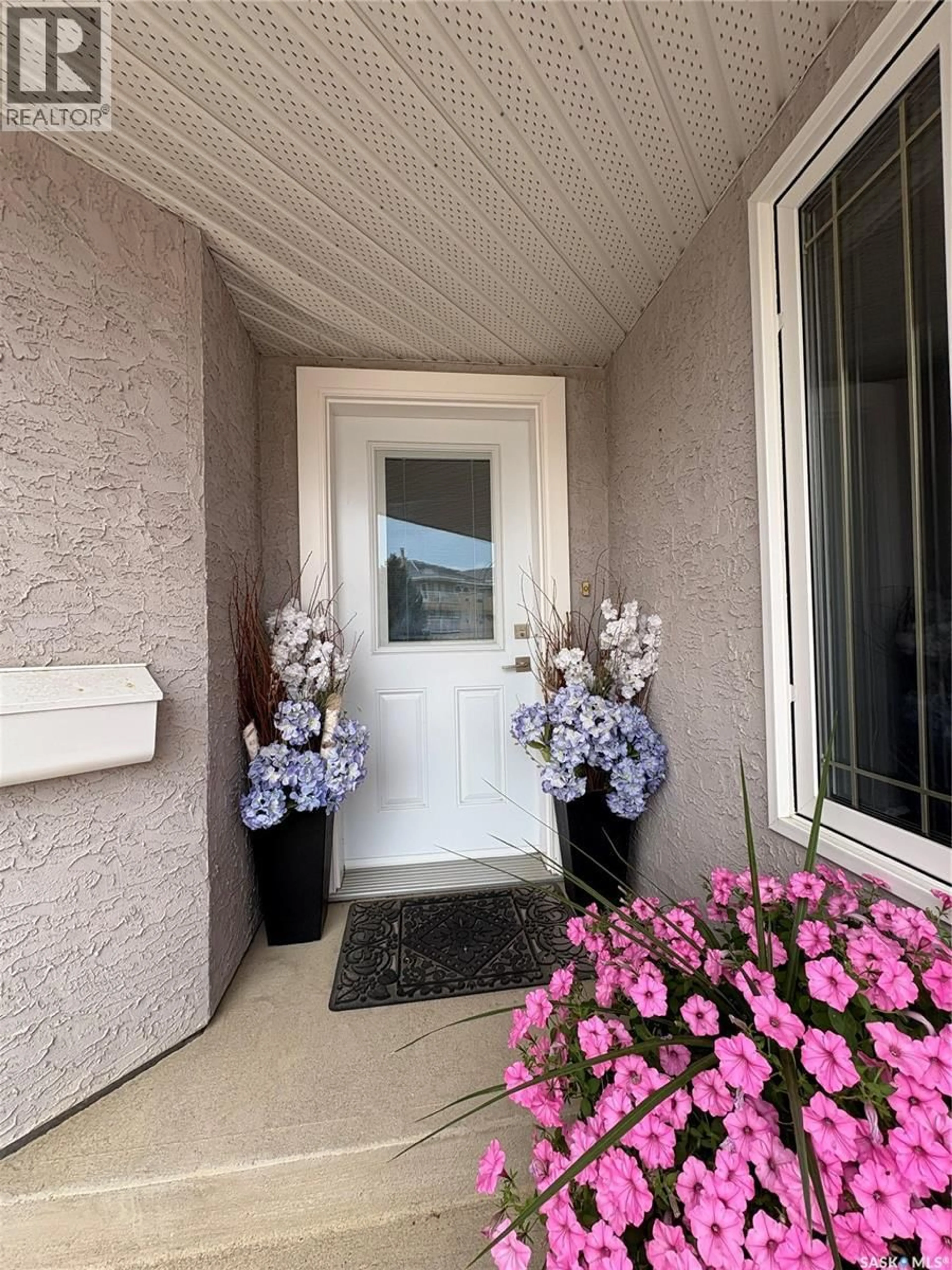 Indoor entryway for B - 50 RUSSELL DRIVE, Yorkton Saskatchewan S3N3W2