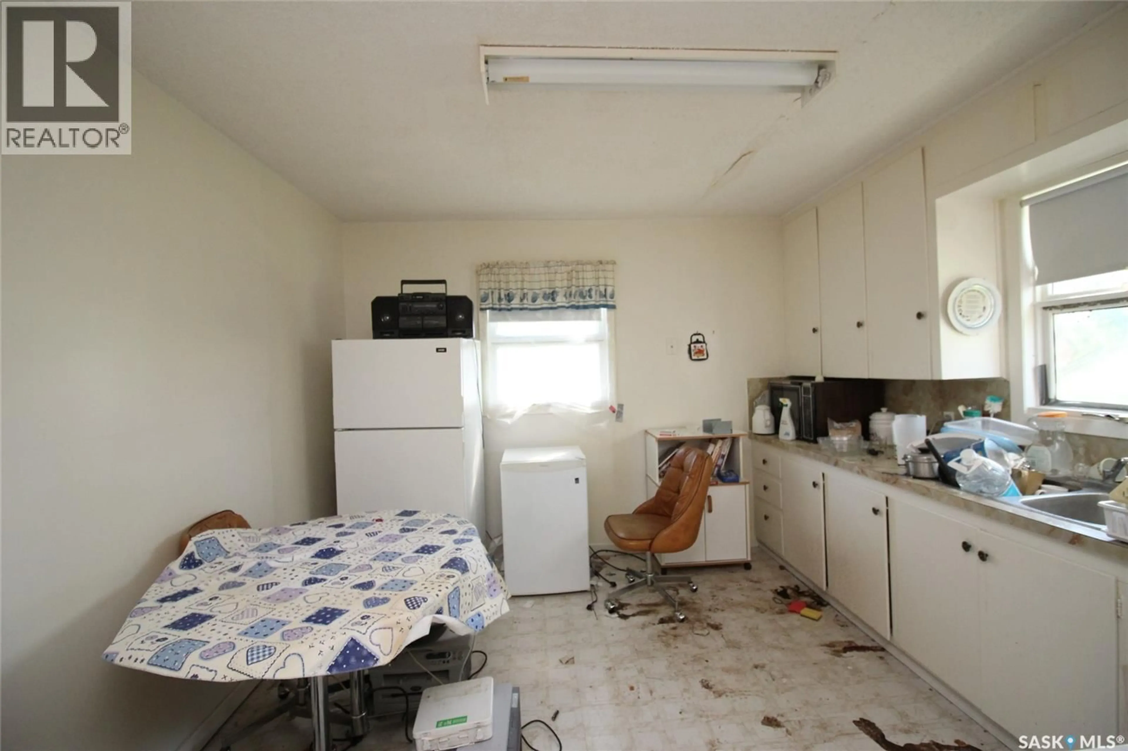 Unknown for 810 2ND AVENUE, Simmie Saskatchewan S0N2N0
