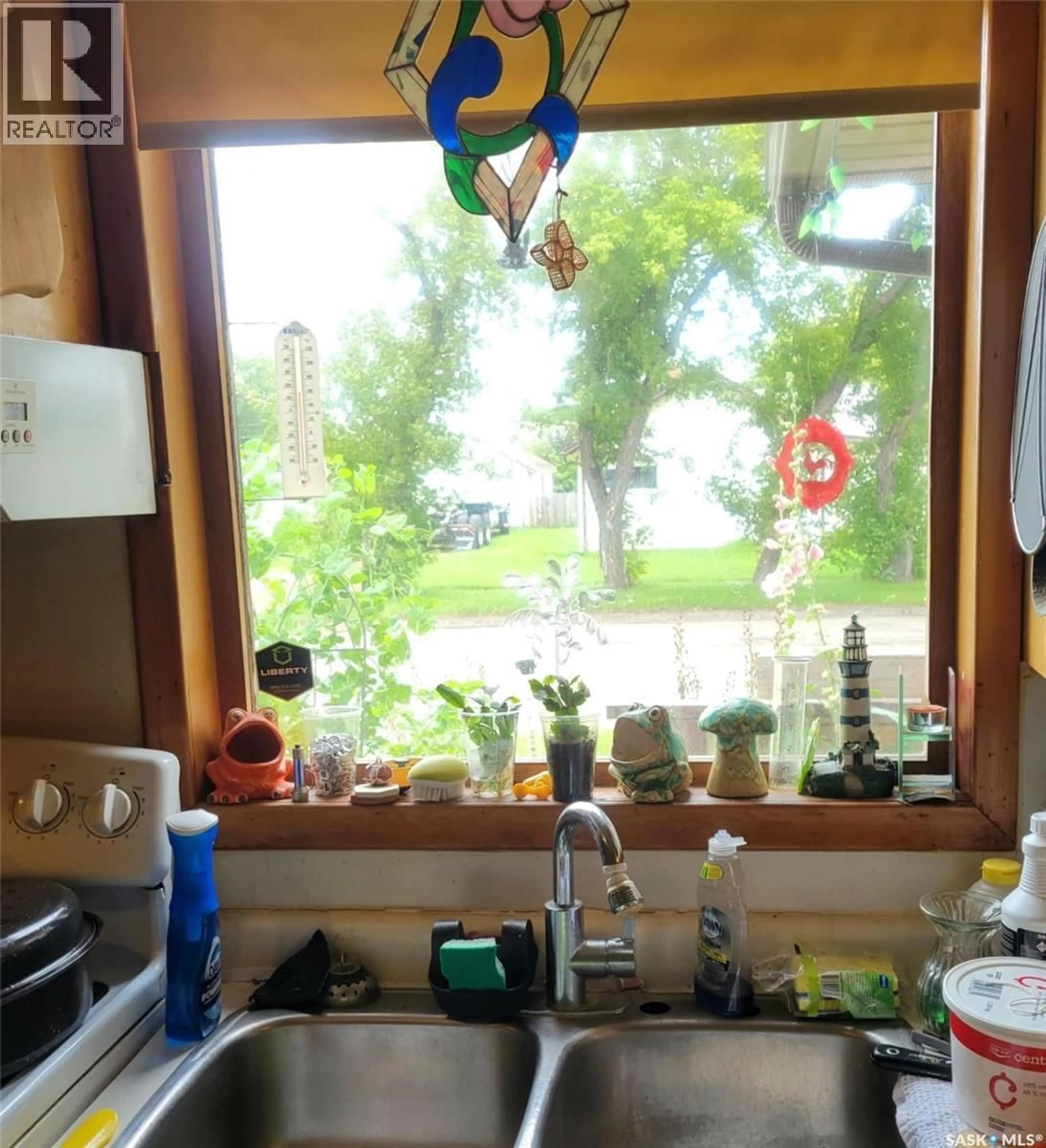 Standard kitchen, unknown for 231 THIRD STREET, Preeceville Saskatchewan S0A3B0
