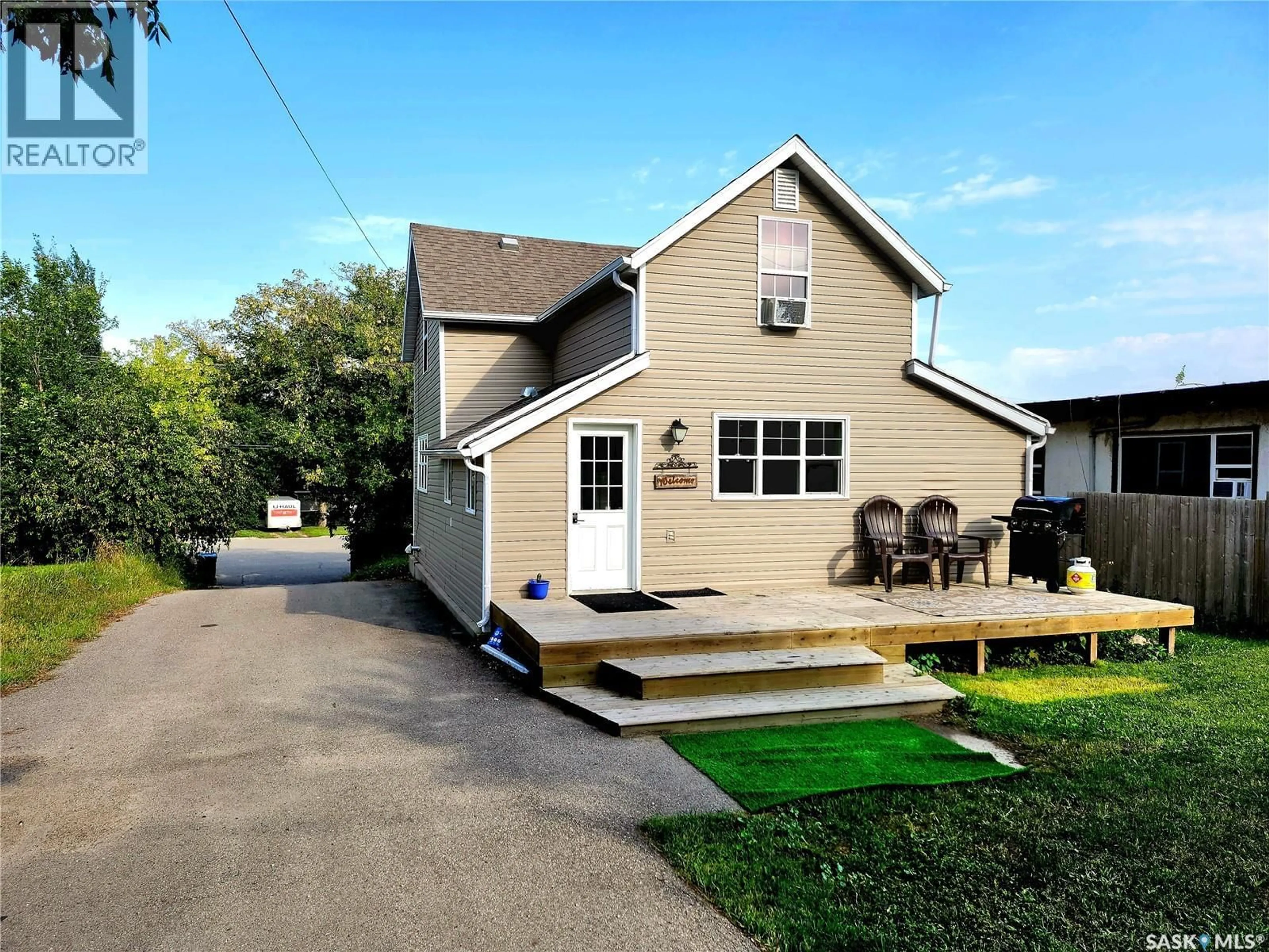 A pic from outside/outdoor area/front of a property/back of a property/a pic from drone, street for 428 SUMNER STREET, Esterhazy Saskatchewan S0A0X0