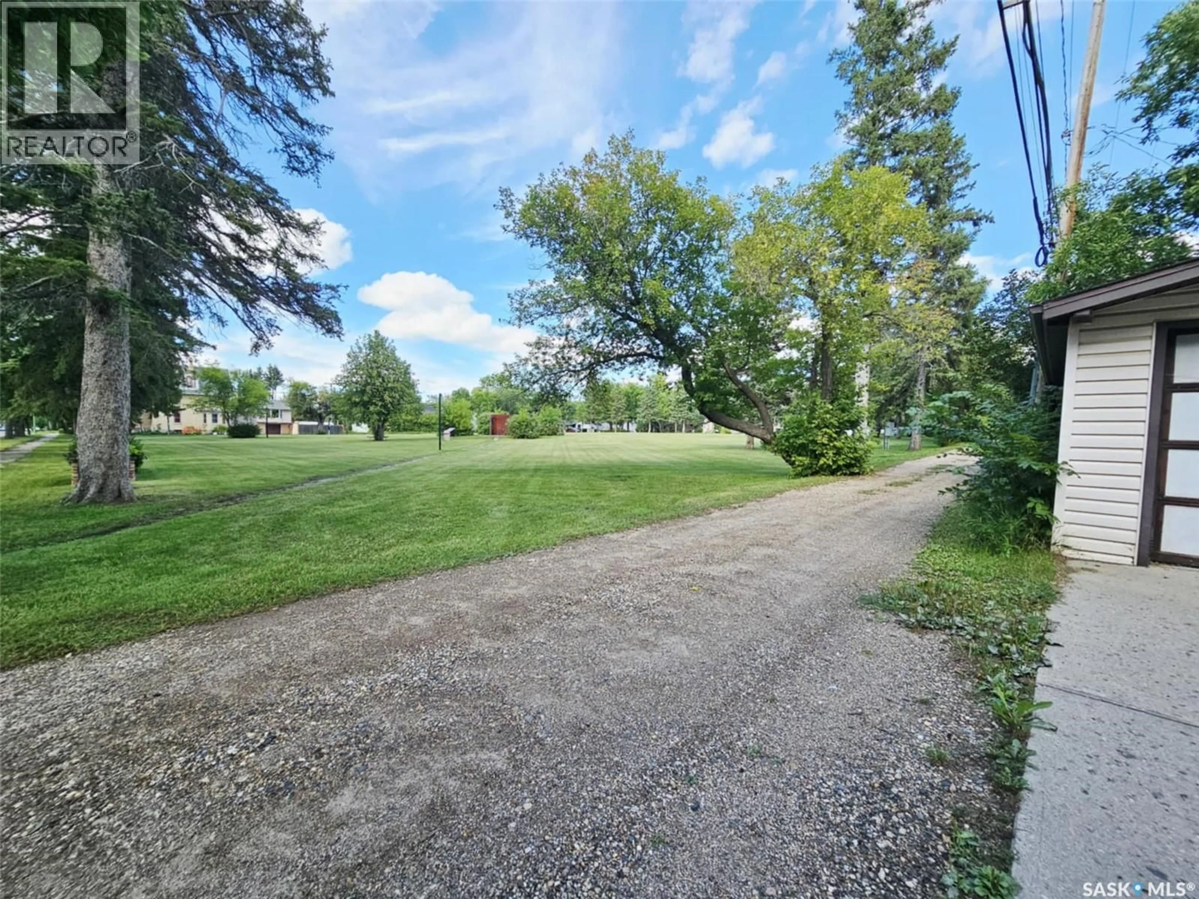 A pic from outside/outdoor area/front of a property/back of a property/a pic from drone, street for 81 SMITH STREET, Yorkton Saskatchewan S3N0H7