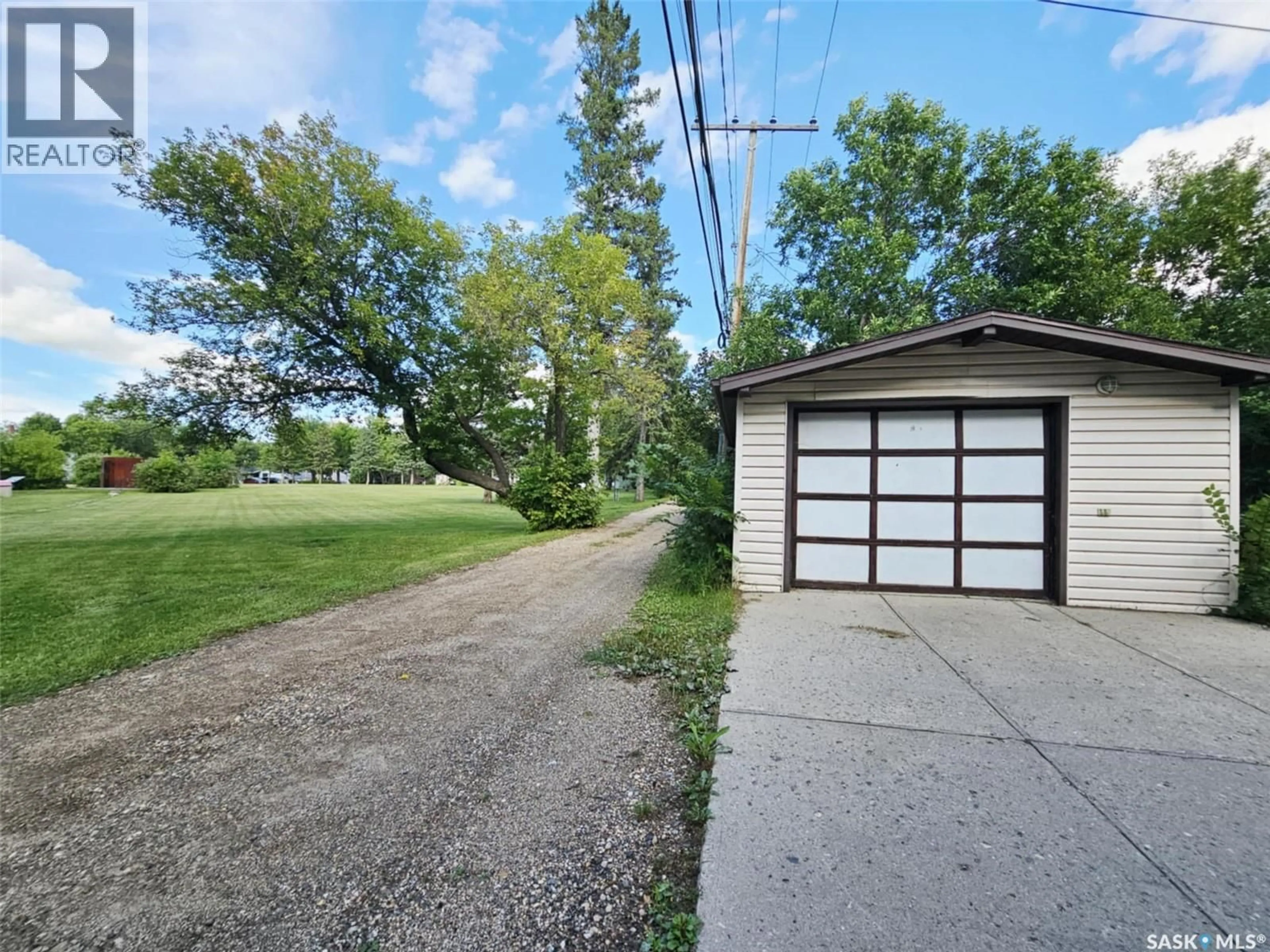A pic from outside/outdoor area/front of a property/back of a property/a pic from drone, street for 81 SMITH STREET, Yorkton Saskatchewan S3N0H7