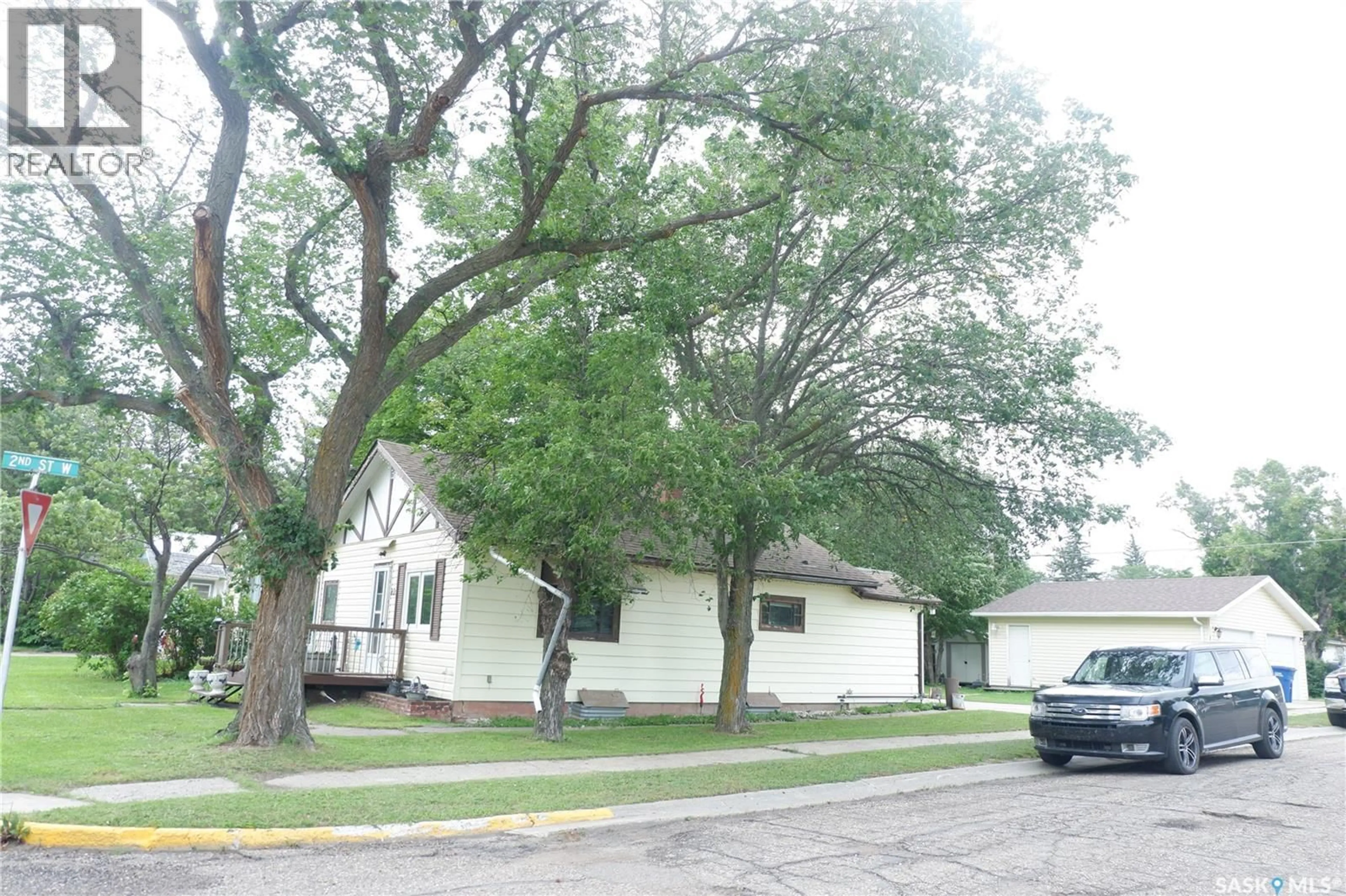 Unknown for 221 7TH AVENUE, Assiniboia Saskatchewan S0H0B0