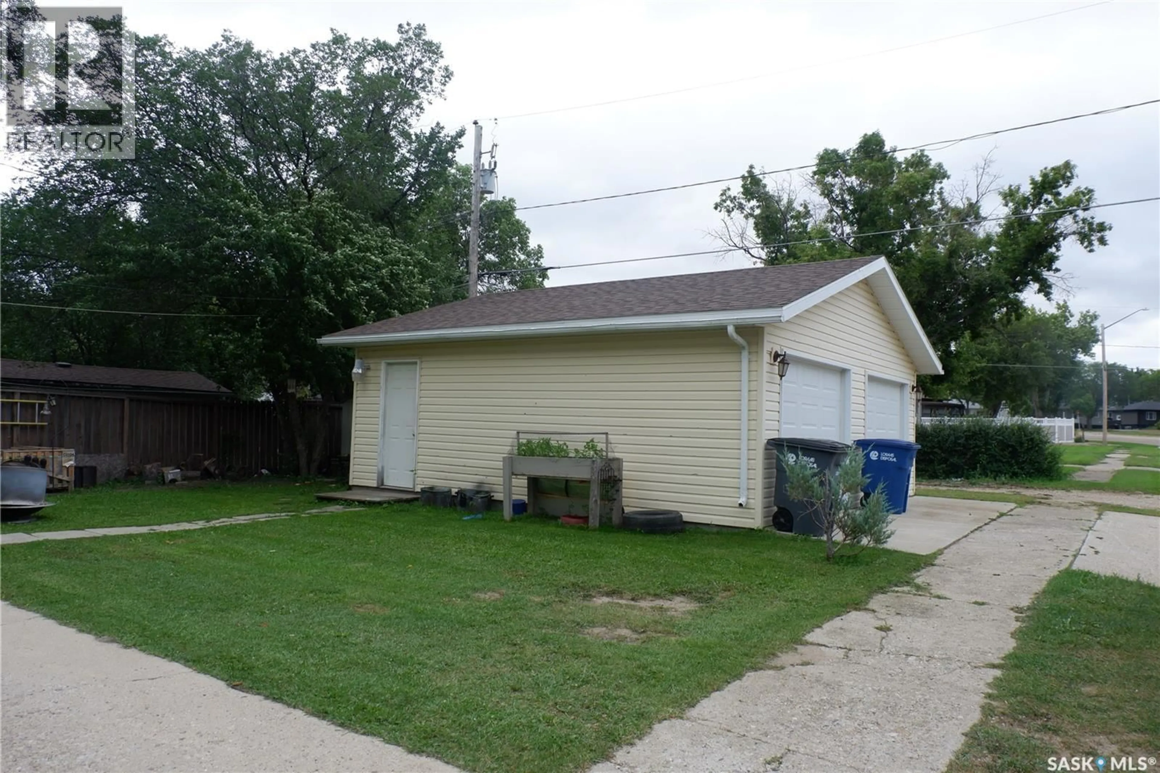 Shed for 221 7TH AVENUE, Assiniboia Saskatchewan S0H0B0