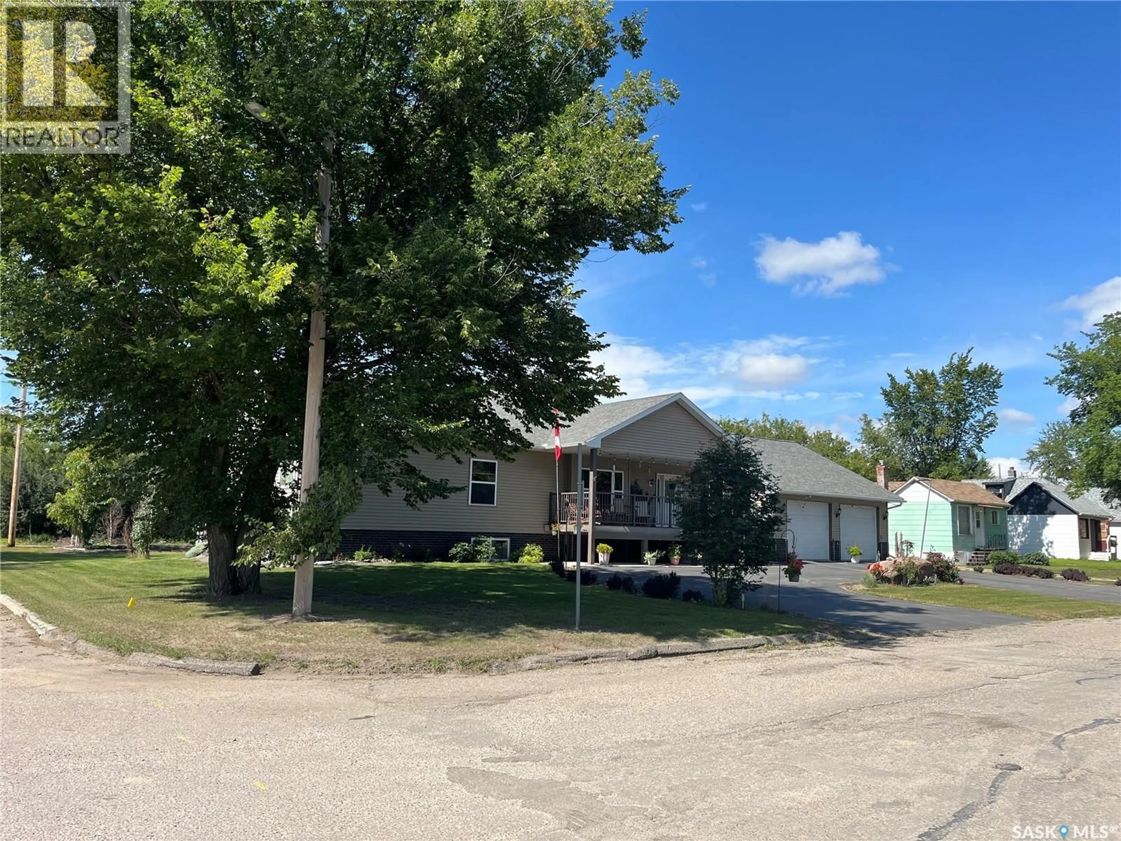 A pic from outside/outdoor area/front of a property/back of a property/a pic from drone, street for 105 JIM HEADINGTON WAY, Wadena Saskatchewan S0A4J0