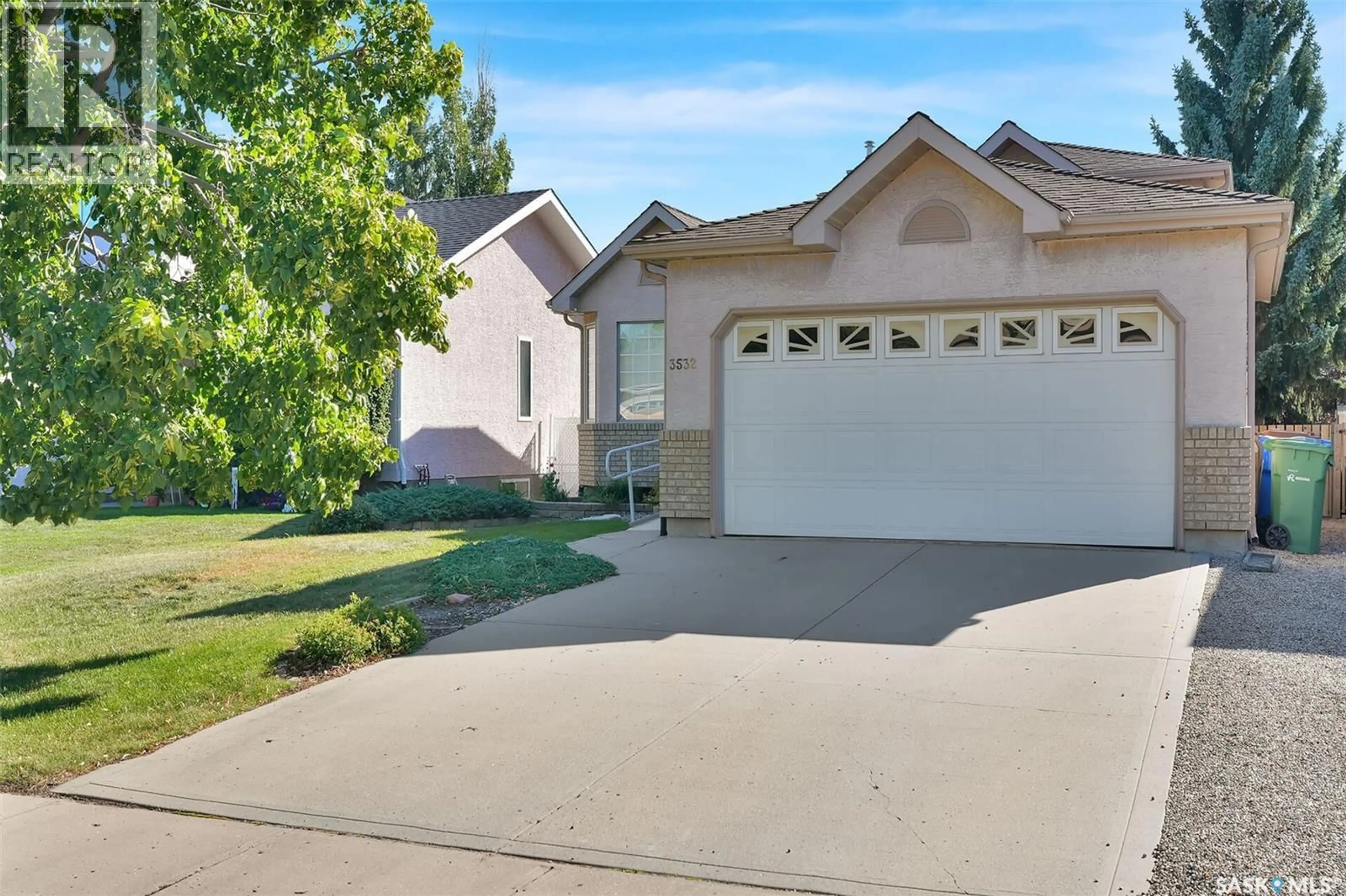 Home with vinyl exterior material, street for 3532 HAZEL GROVE DRIVE, Regina Saskatchewan S4V2S7