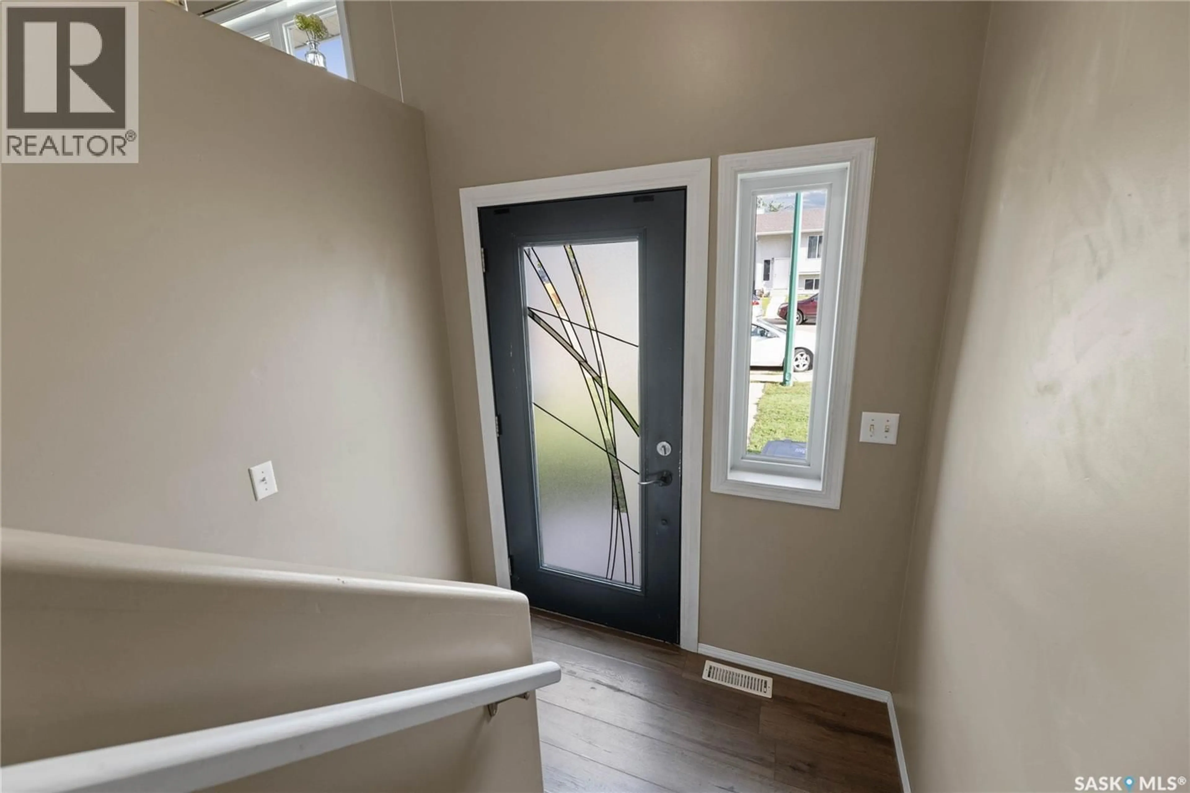 Indoor entryway for 210 HEDLEY STREET, Saskatoon Saskatchewan S7N1Z9