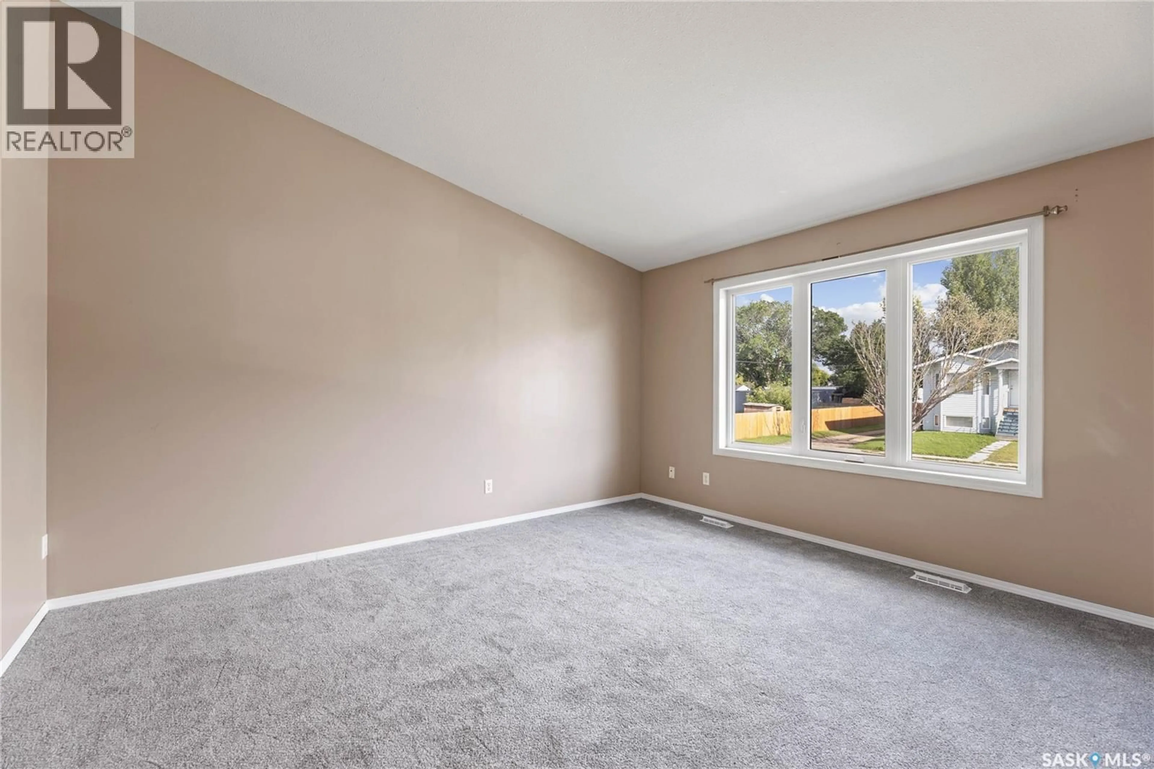 A pic of a room for 210 HEDLEY STREET, Saskatoon Saskatchewan S7N1Z9