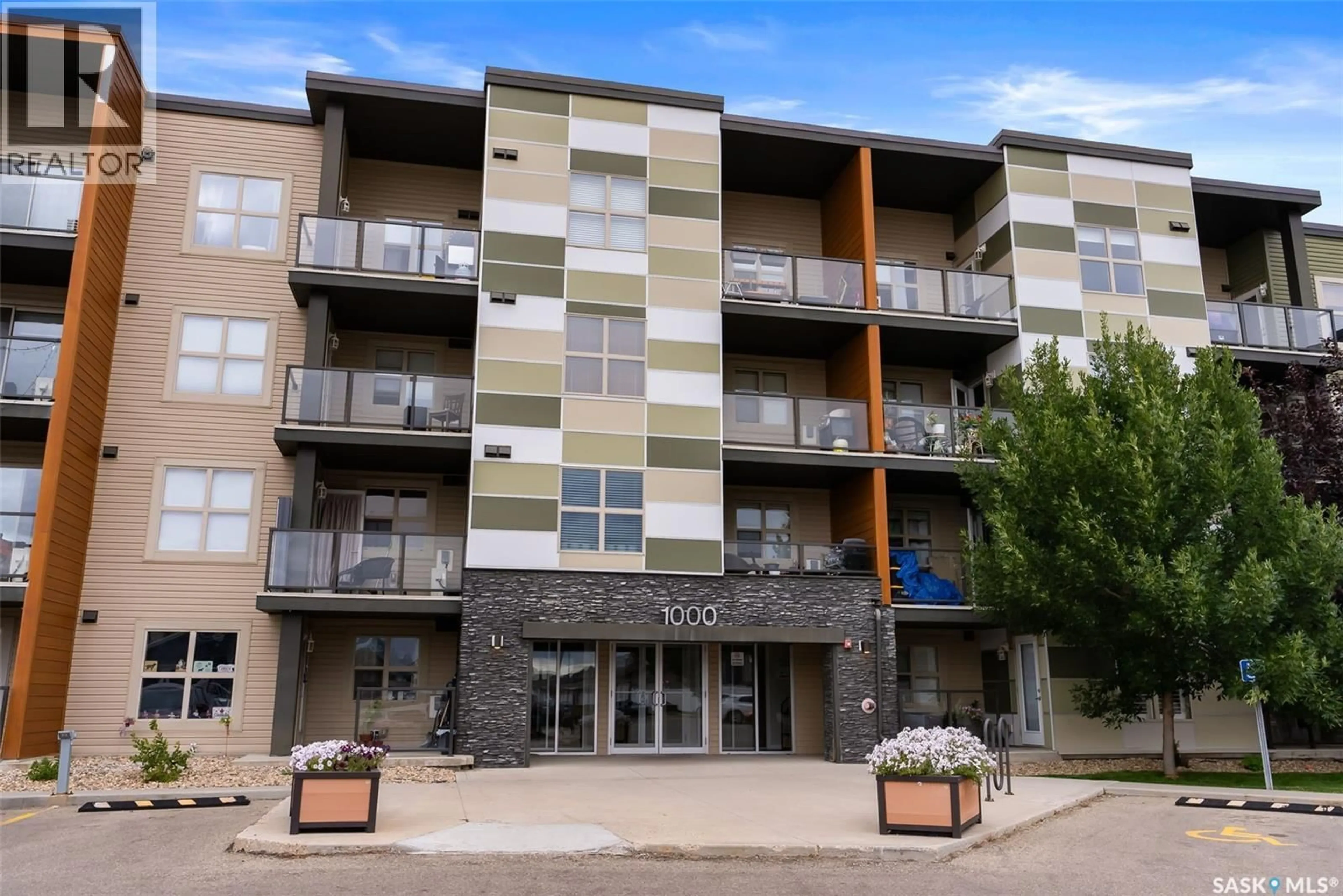 Patio, building for 5500 - 1201 MITCHINSON WAY, Regina Saskatchewan S4W0N9