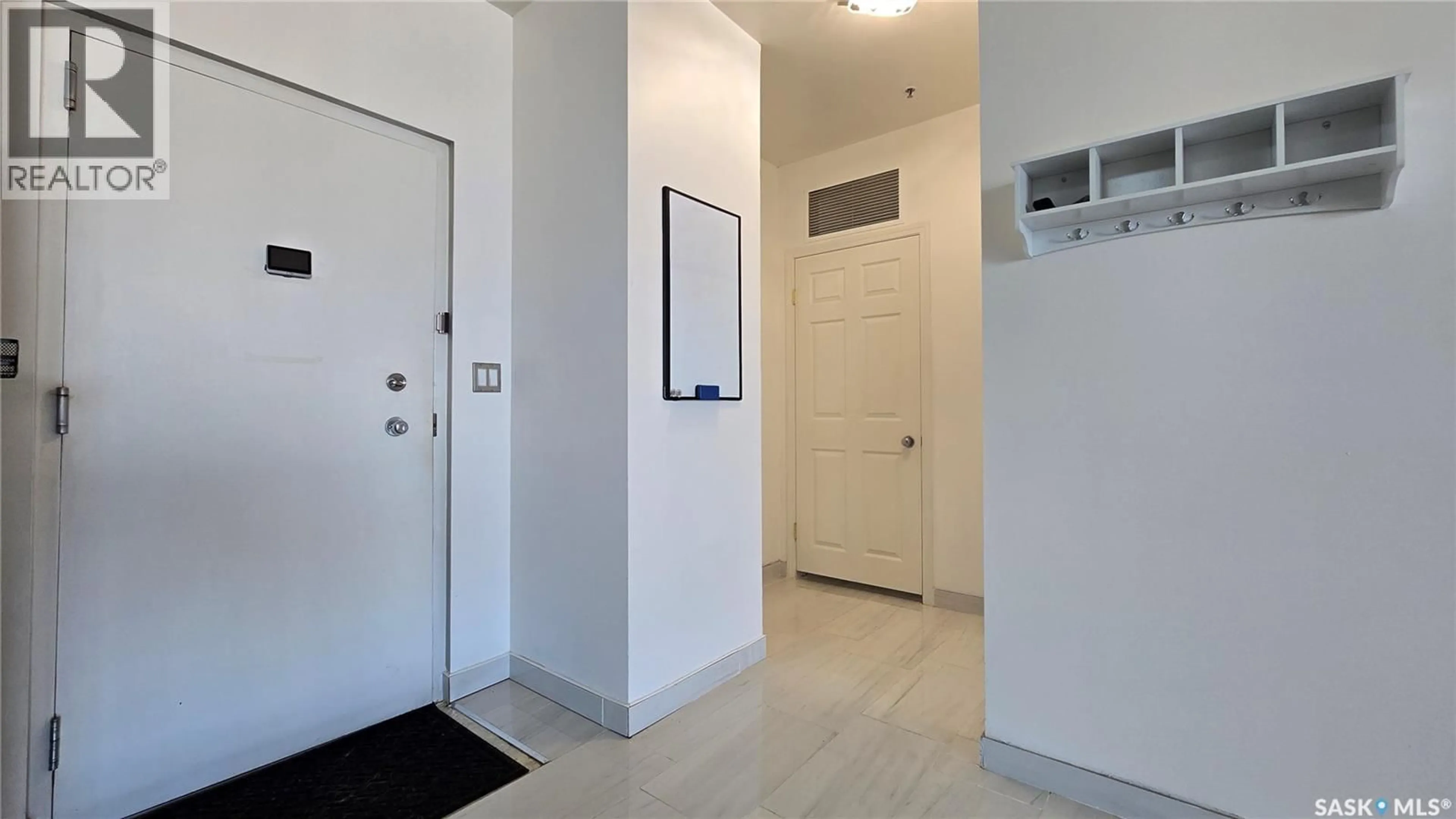 Indoor entryway for 806 - 1867 HAMILTON STREET, Regina Saskatchewan S4P2C2