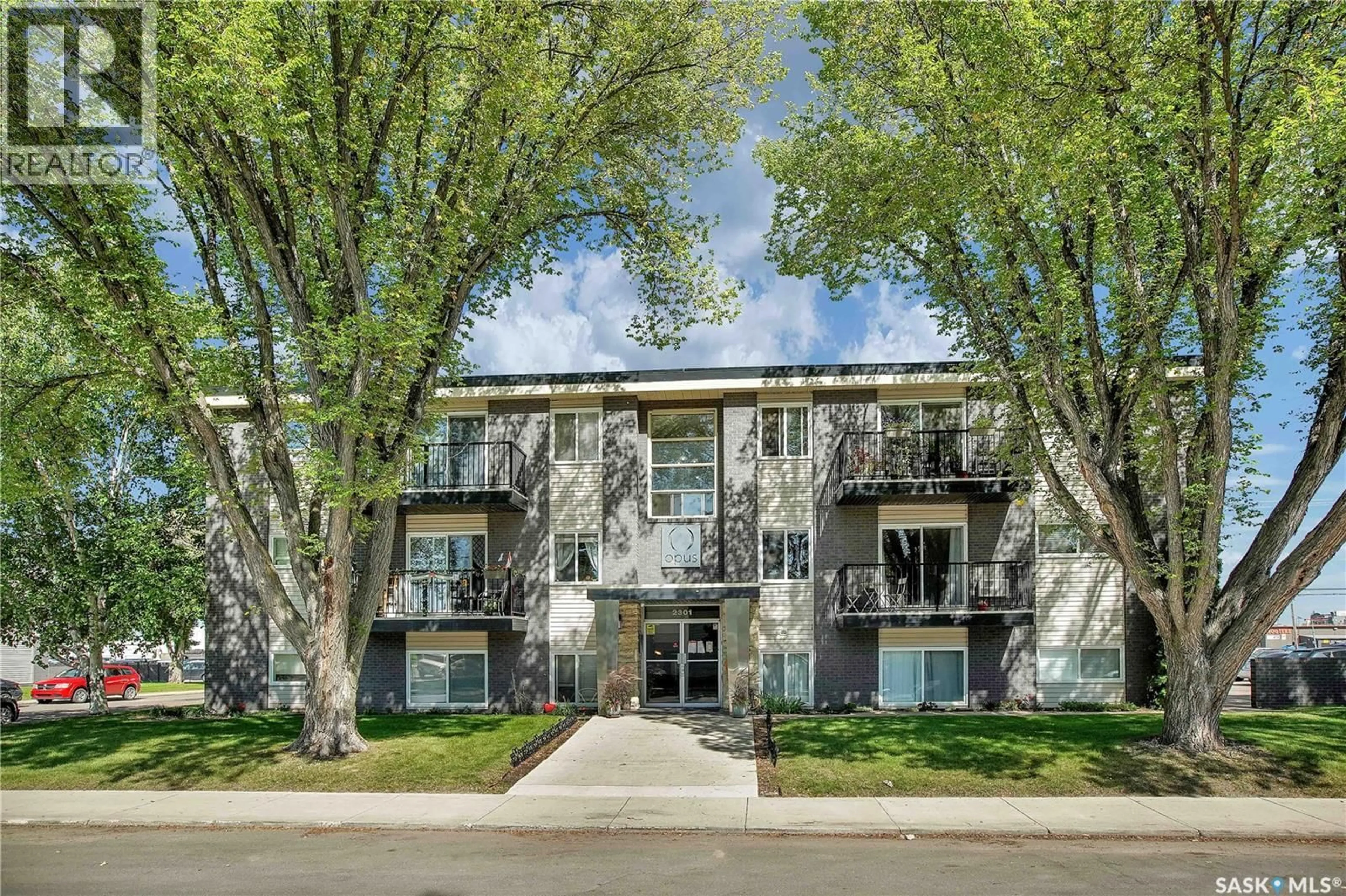 Patio, unknown for 8 - 2301 7TH STREET, Saskatoon Saskatchewan S7H1A2