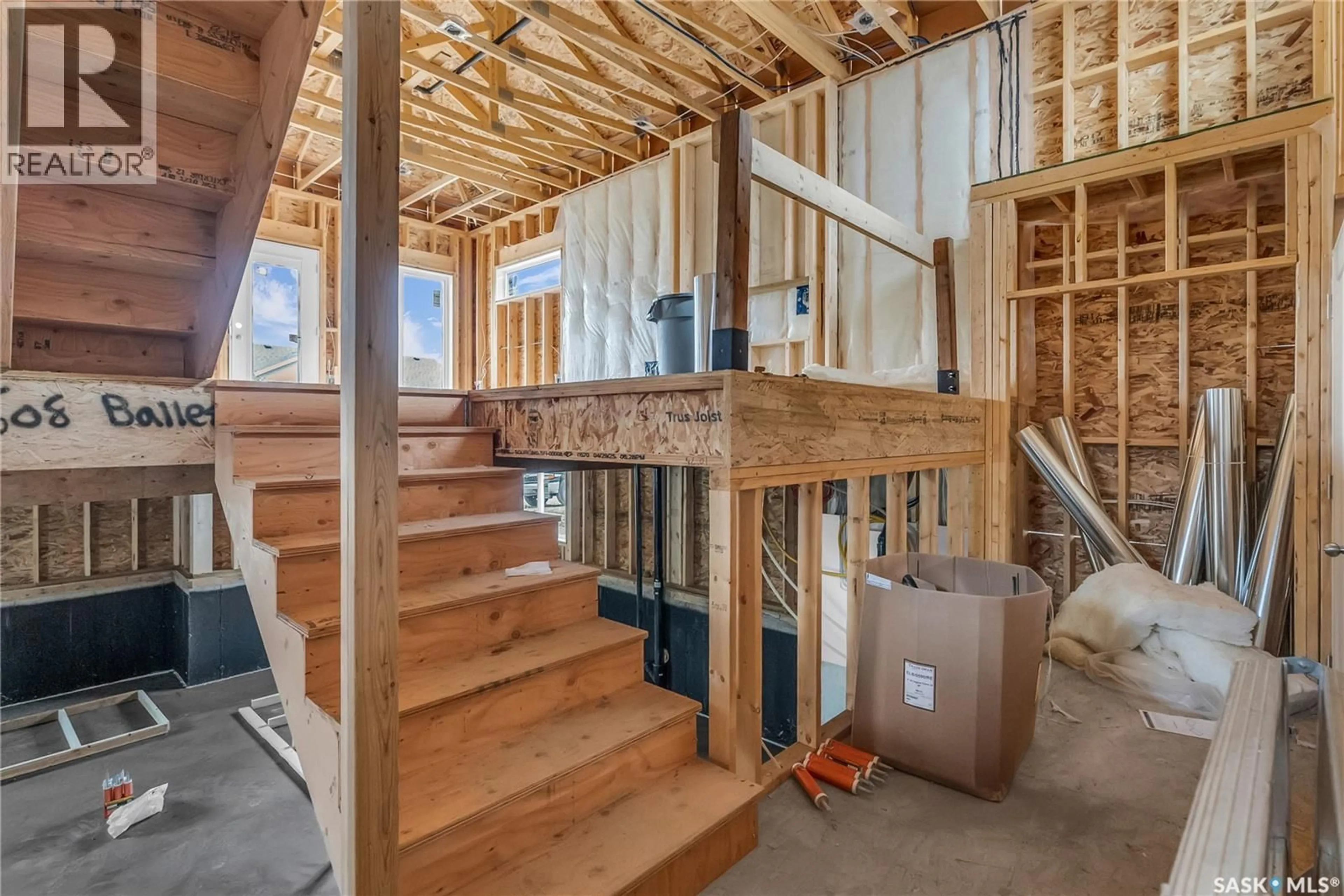 Stairs for 608 BALLESTEROS CRESCENT, Warman Saskatchewan S0K4S4