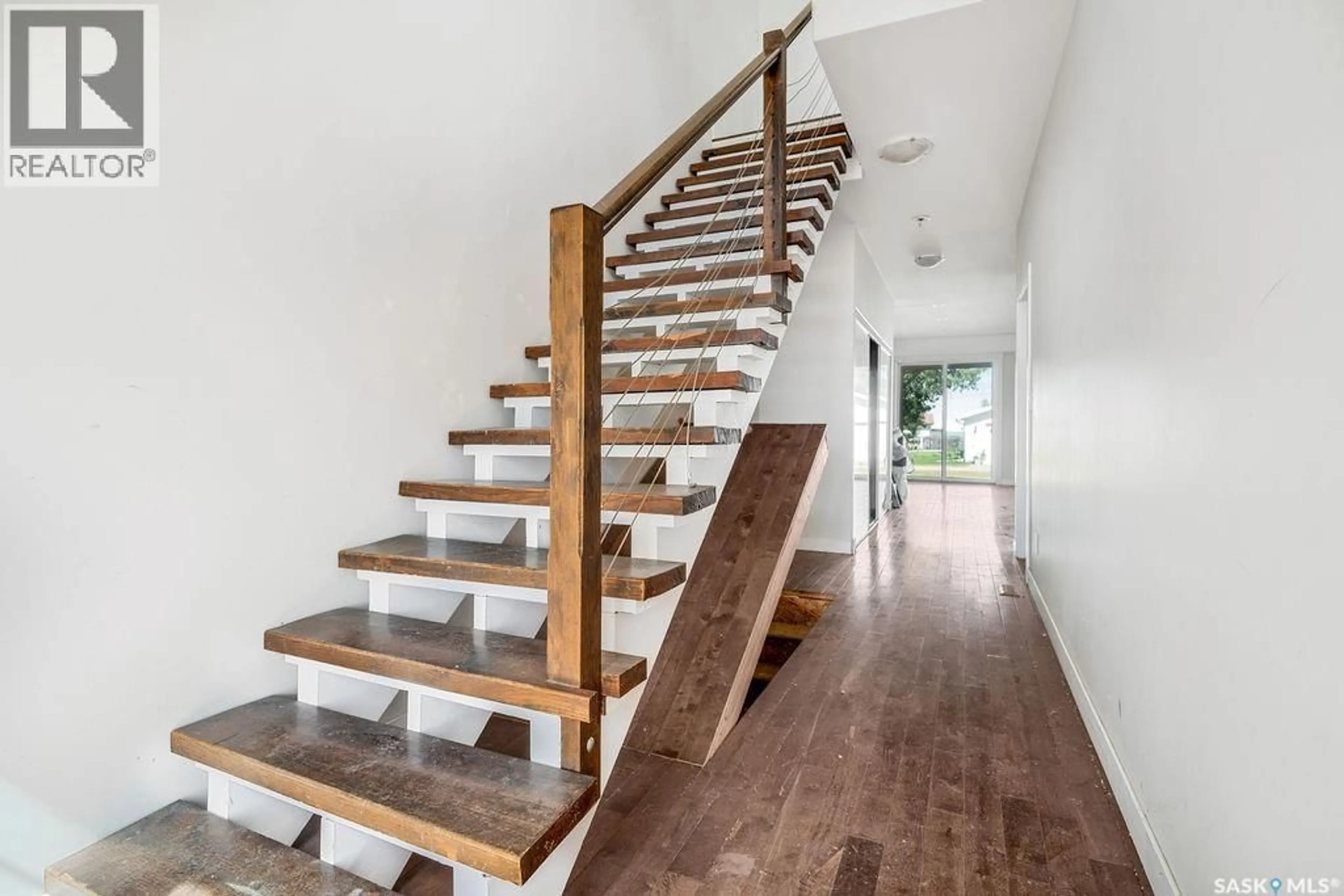 Stairs for 707 RAILWAY AVENUE, Wilcox Saskatchewan S0G5E0