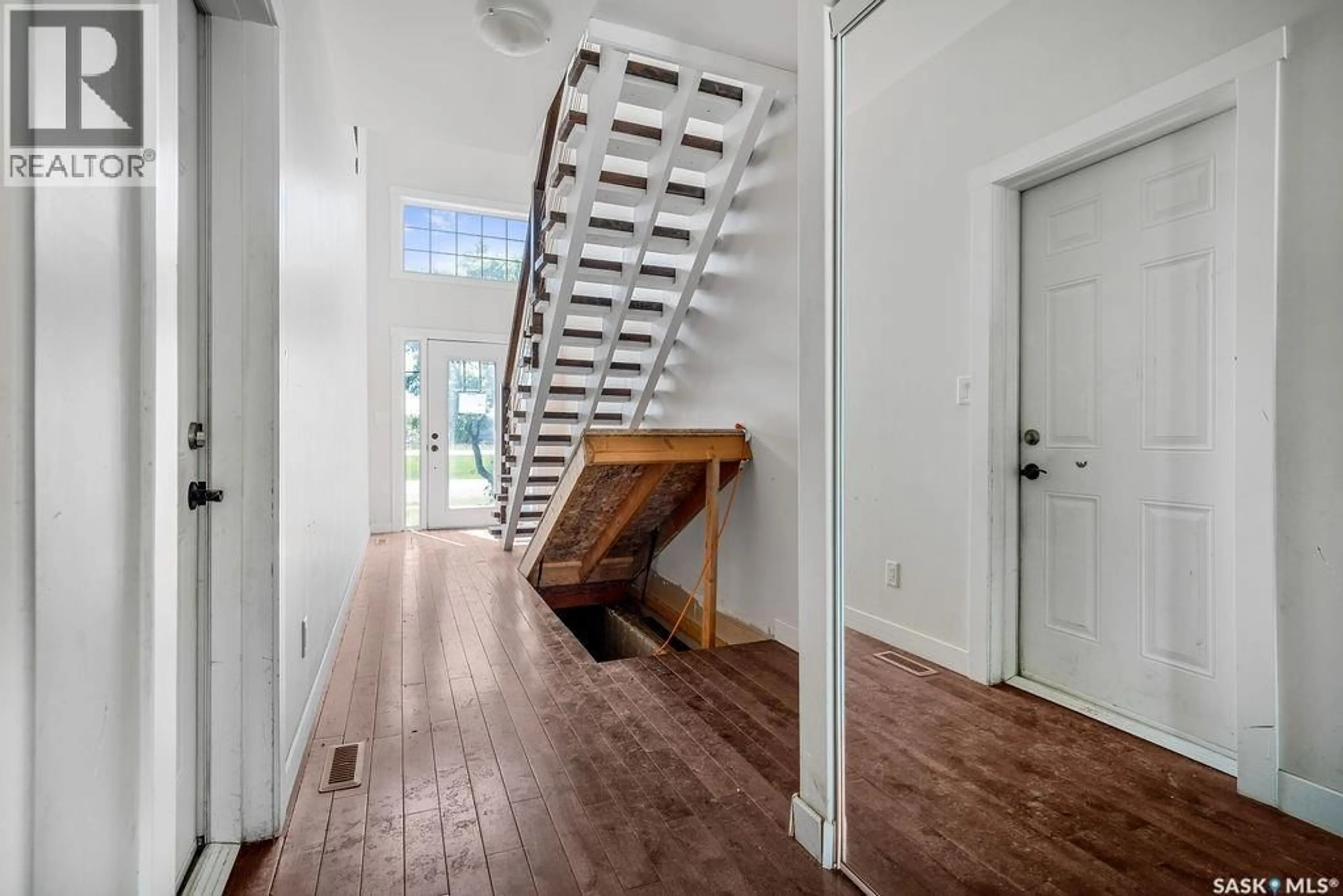 Indoor entryway for 707 RAILWAY AVENUE, Wilcox Saskatchewan S0G5E0
