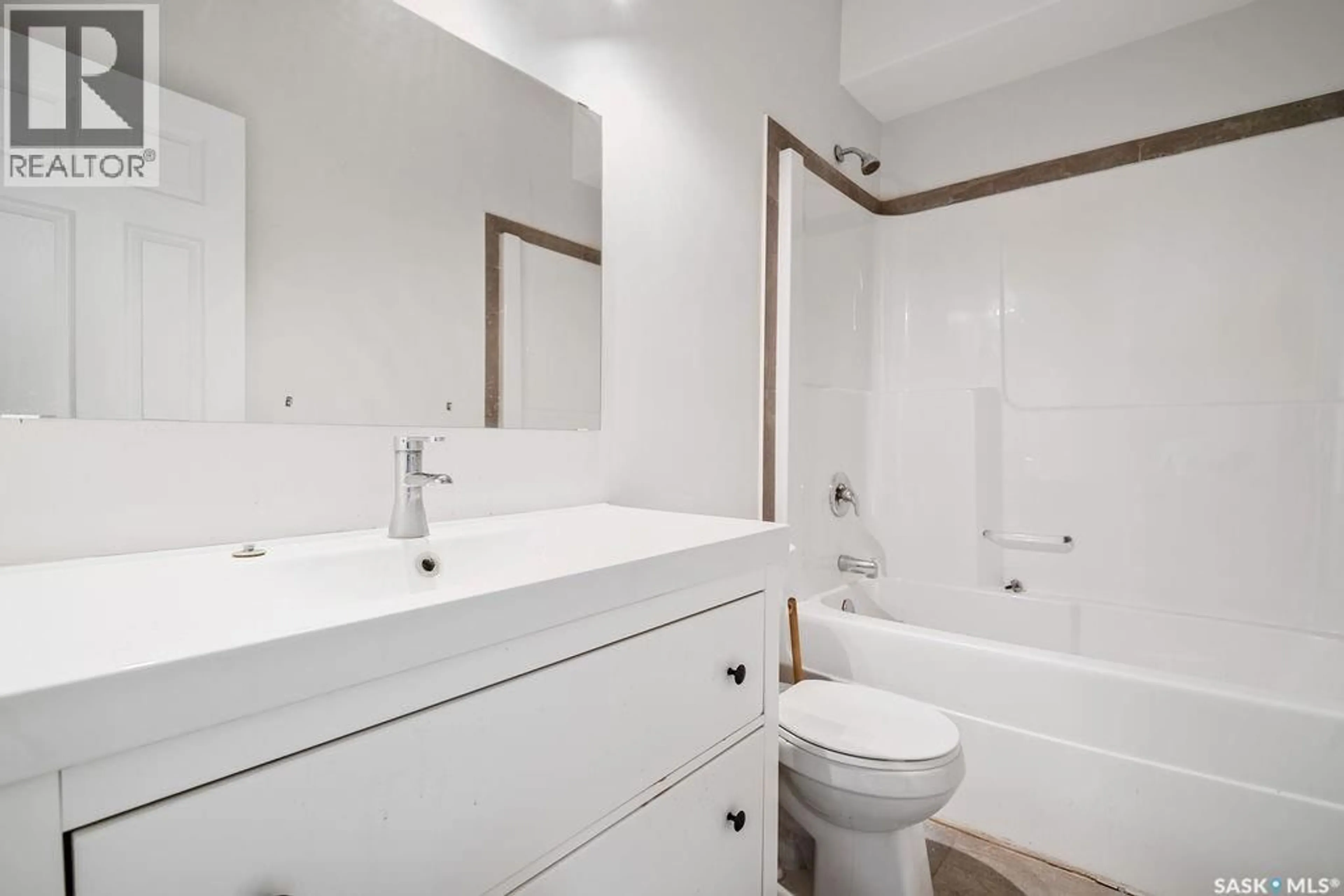 Standard bathroom, ceramic/tile floor for 707 RAILWAY AVENUE, Wilcox Saskatchewan S0G5E0